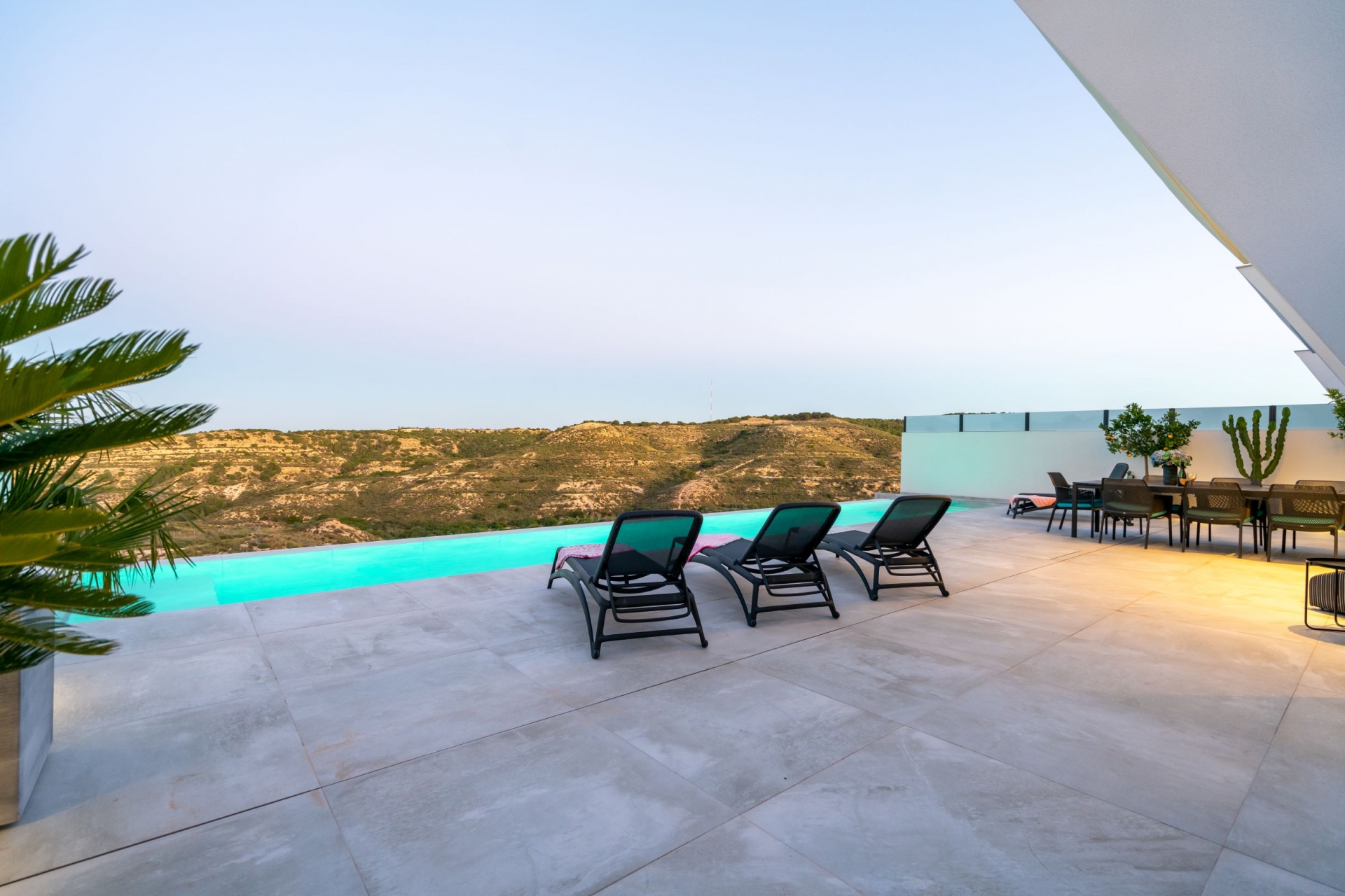 Nytt - Villa -
Rojales