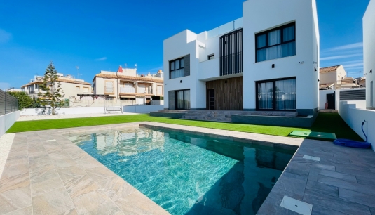 Отдельная вилла - Новое  строительство - Torrevieja -
                Torrevieja