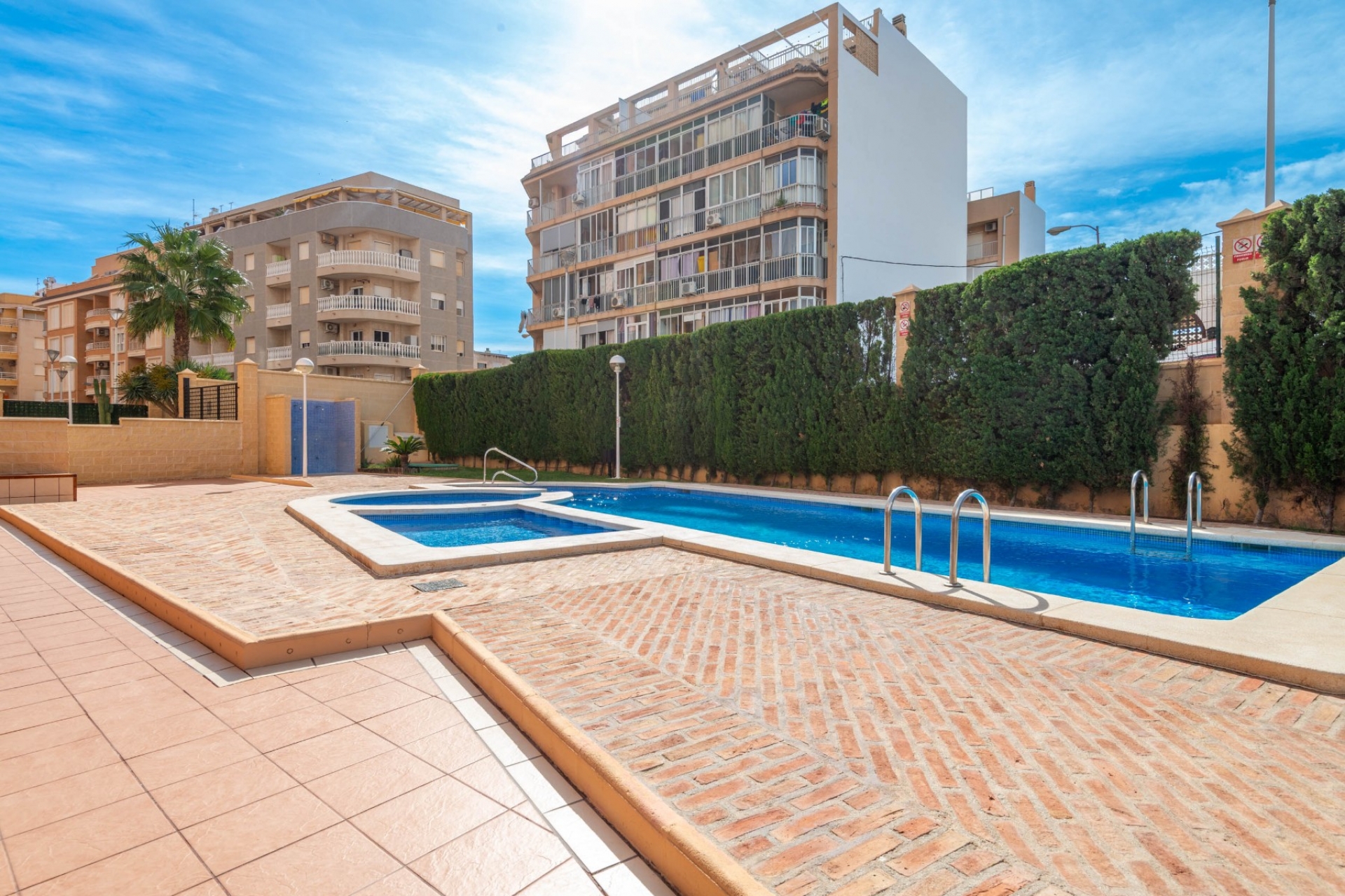 Перепродажа - Apartment -
Torrevieja - Playa de los Locos
