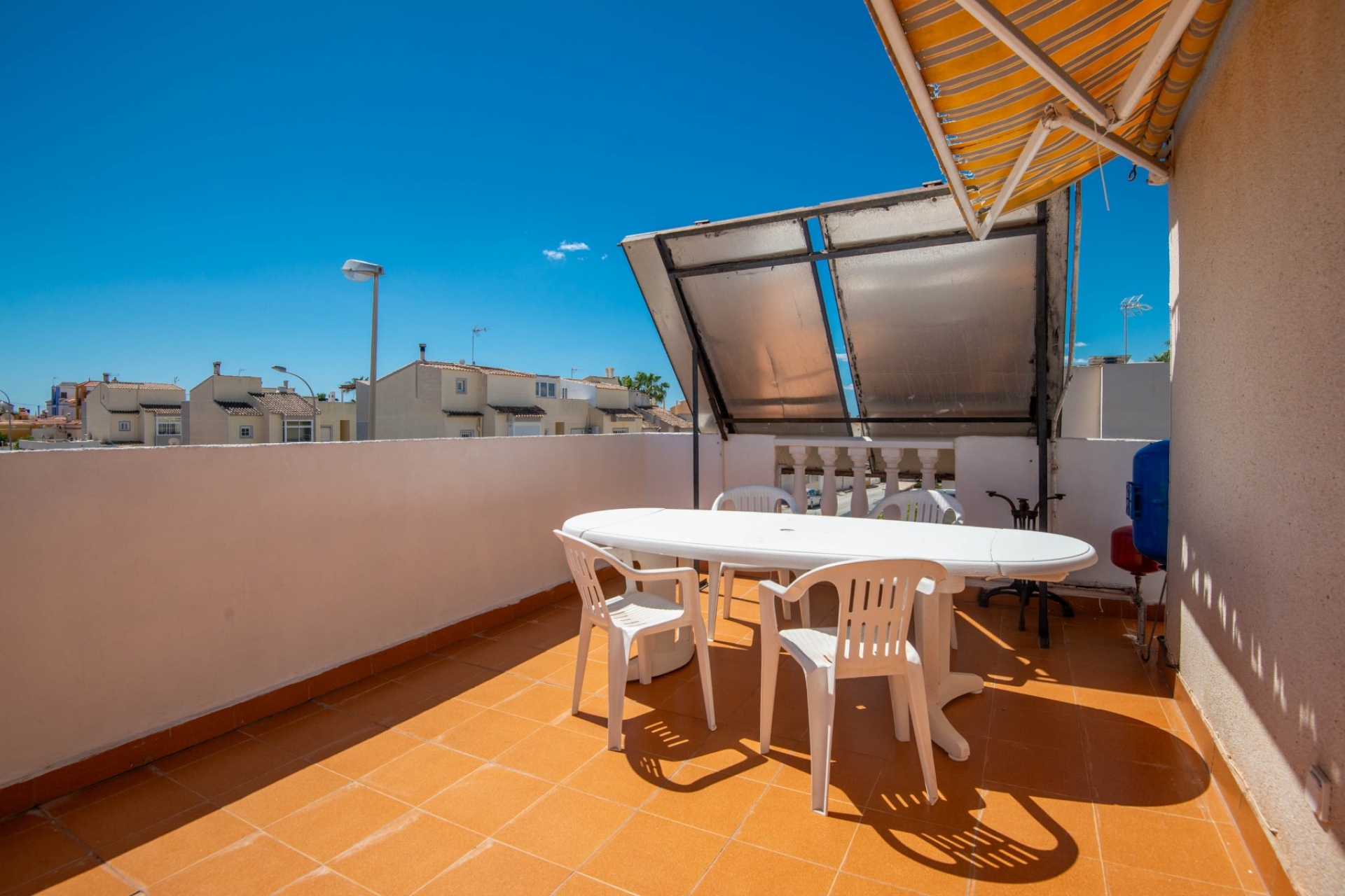 Перепродажа - Дом на 4 семьи -
Torrevieja - Acequion
