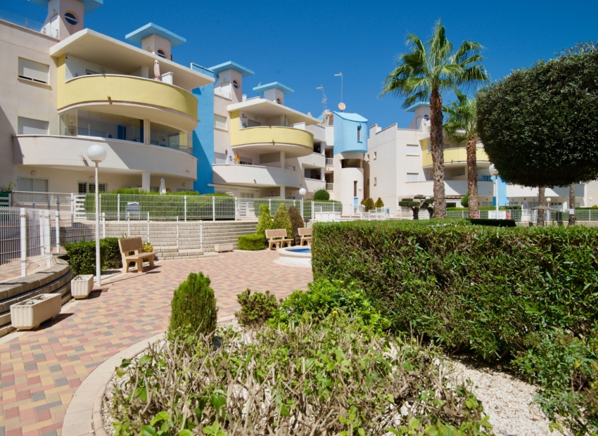 Перепродажа - многоэт. дом -
Orihuela Costa - Villamartin