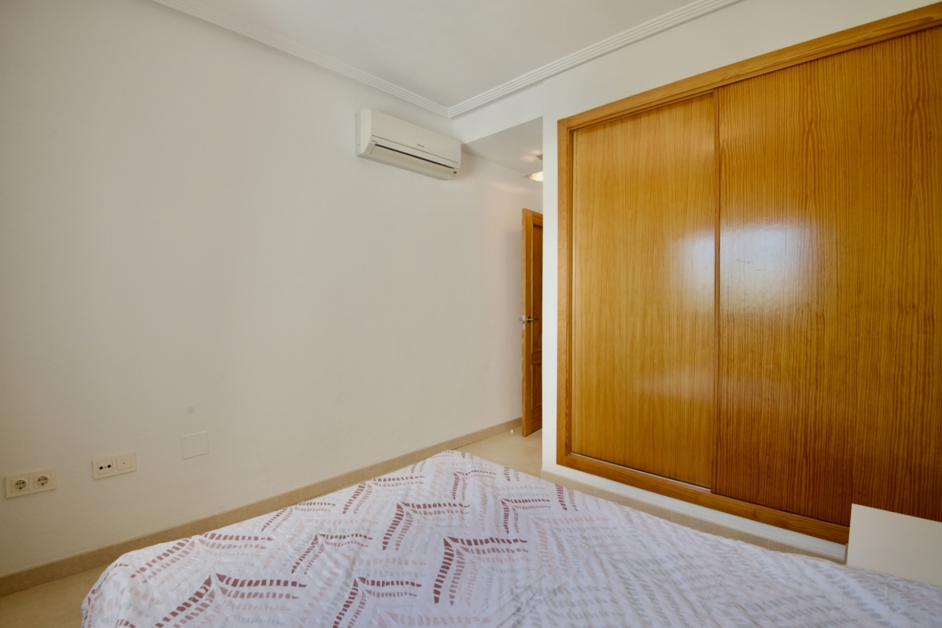 Перепродажа - многоэт. дом -
Orihuela Costa - Villamartin