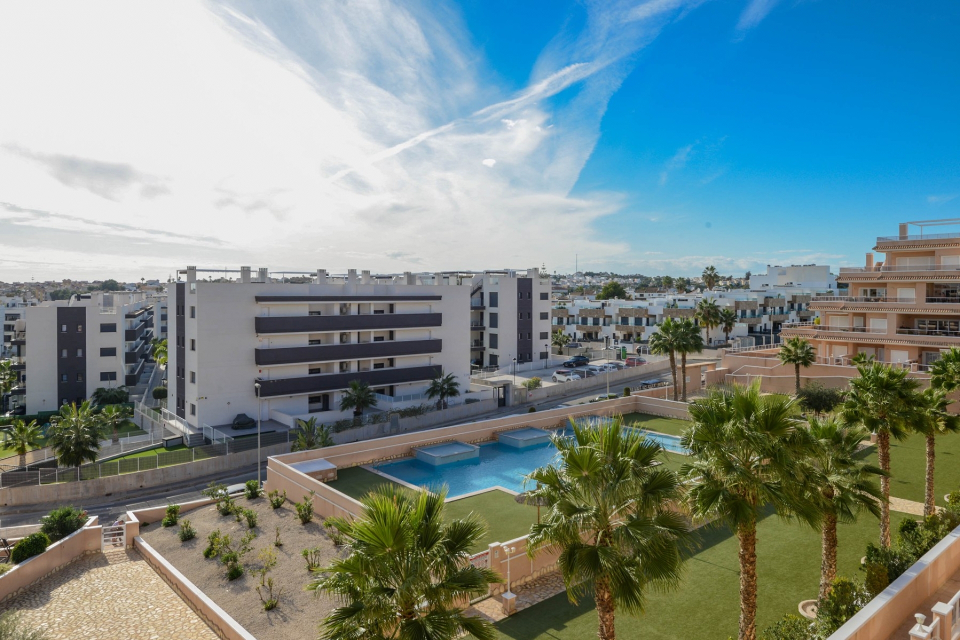 Перепродажа - многоэт. дом -
Orihuela Costa - Villamartin