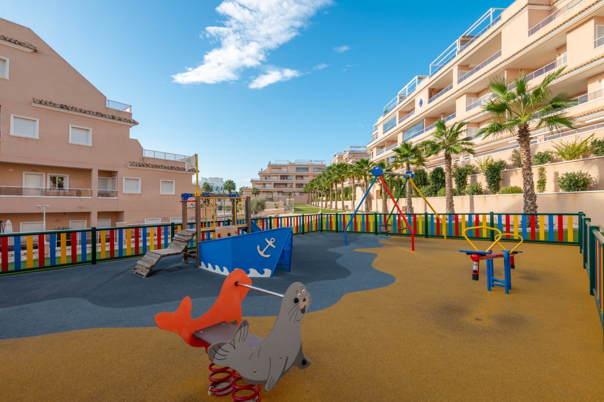 Перепродажа - многоэт. дом -
Orihuela Costa - Villamartin