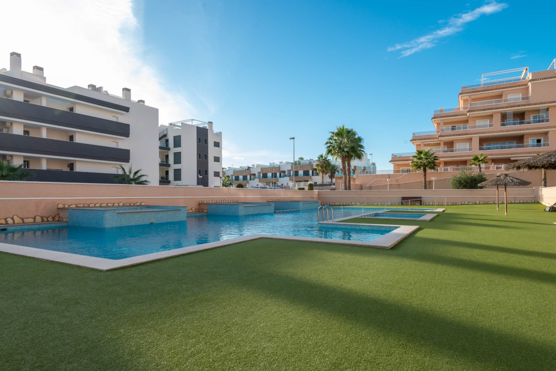 Перепродажа - многоэт. дом -
Orihuela Costa - Villamartin