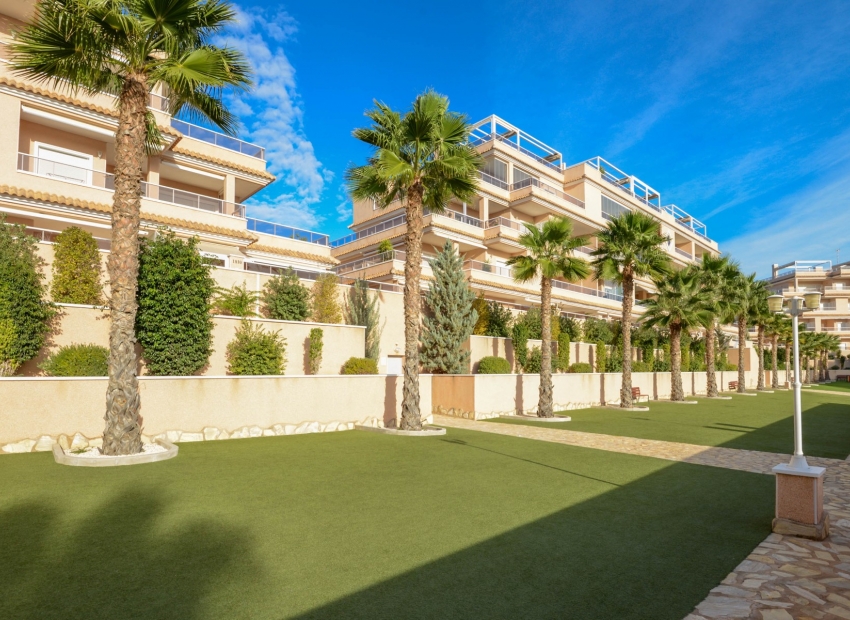 Перепродажа - многоэт. дом -
Orihuela Costa - Villamartin