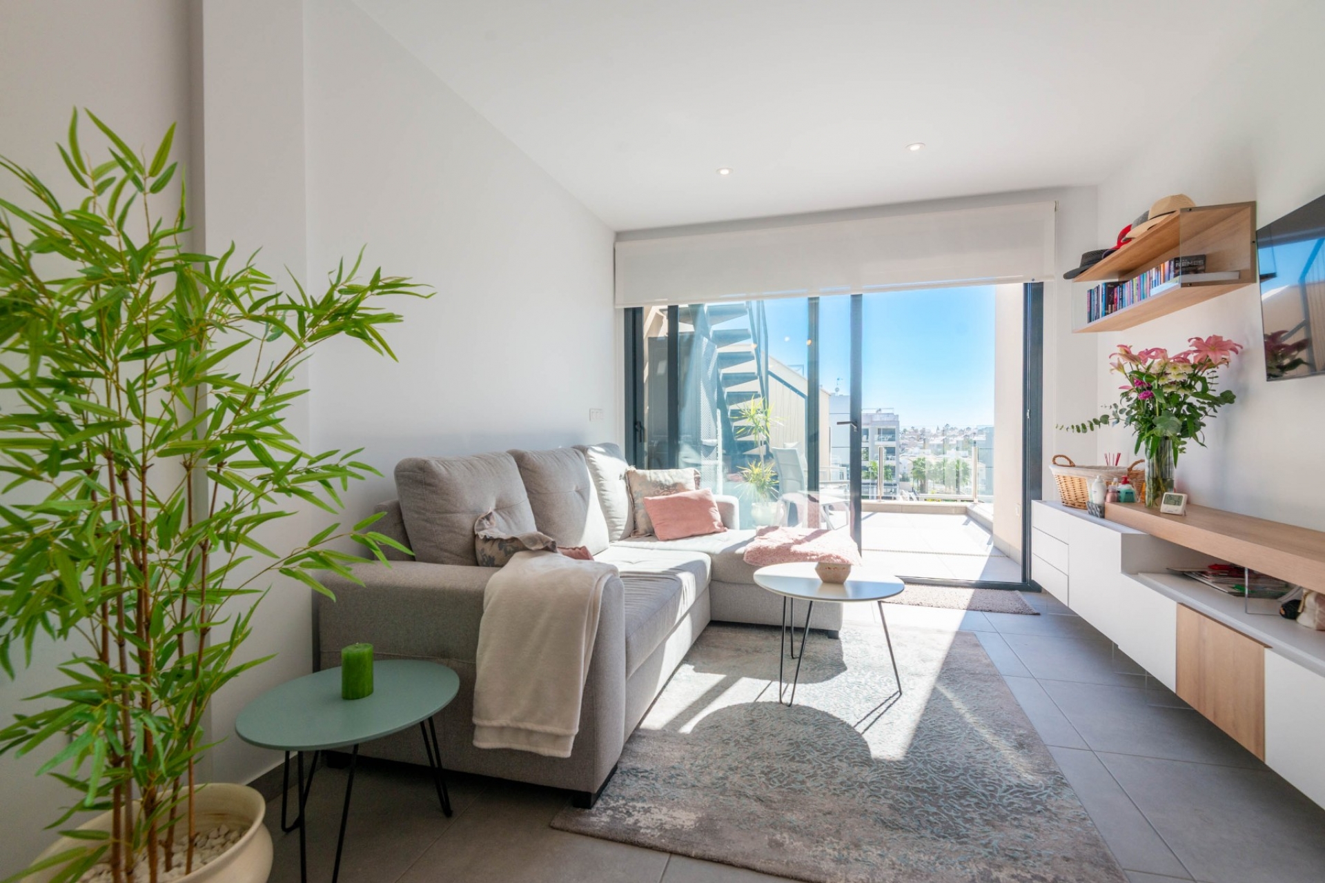 Перепродажа - многоэт. дом -
Orihuela Costa - Villamartin