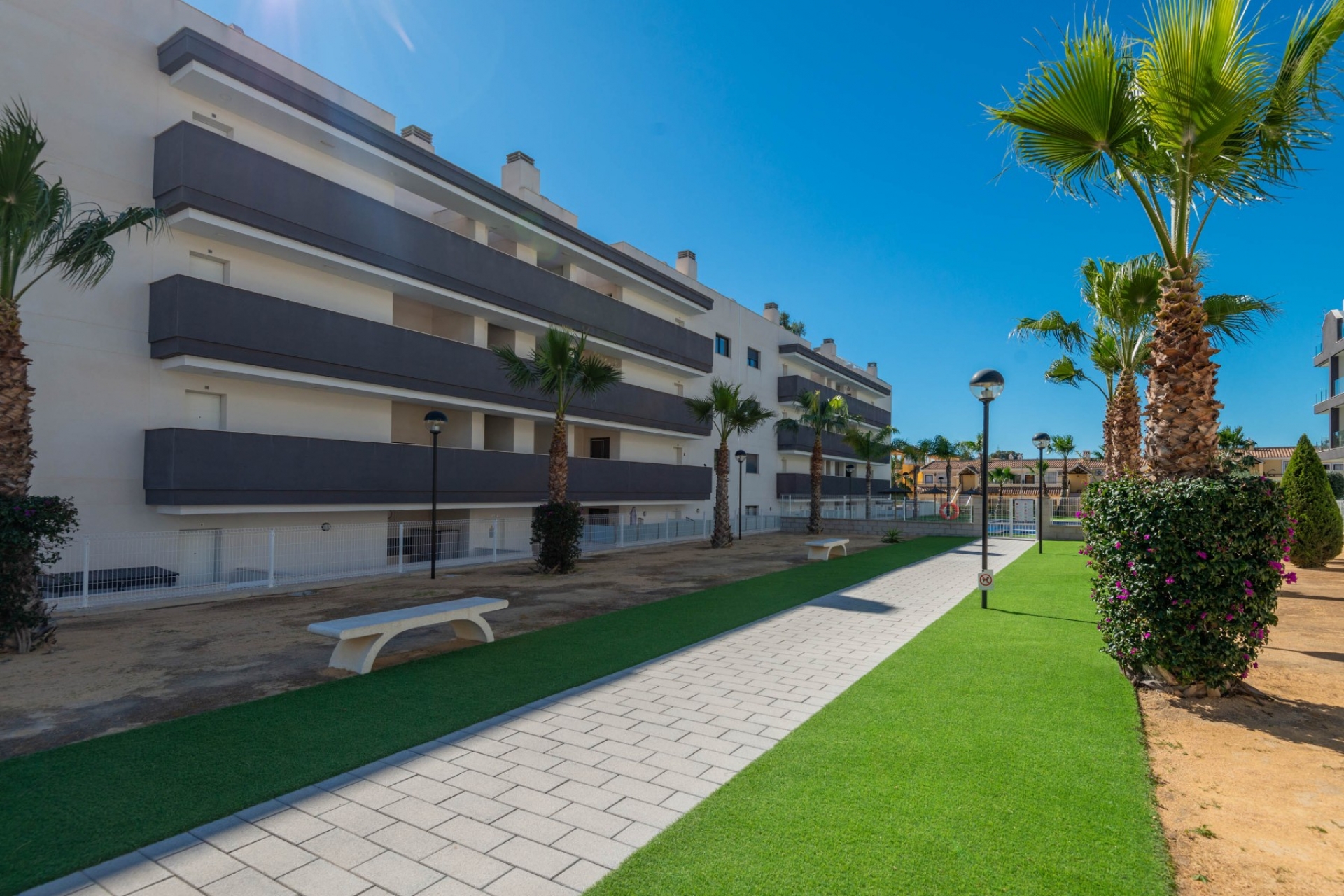 Перепродажа - многоэт. дом -
Orihuela Costa - Villamartin