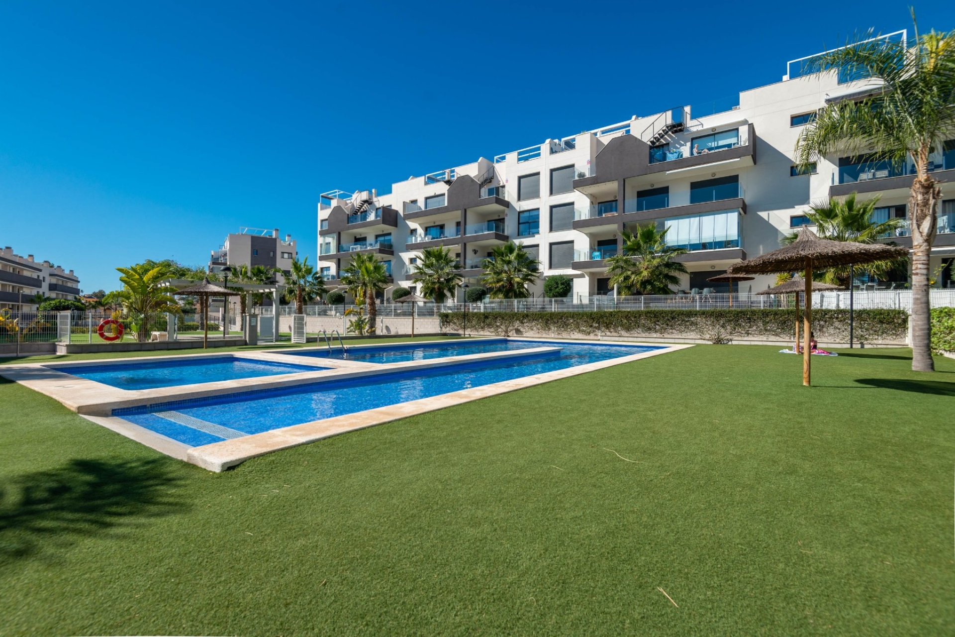Перепродажа - многоэт. дом -
Orihuela Costa - Villamartin