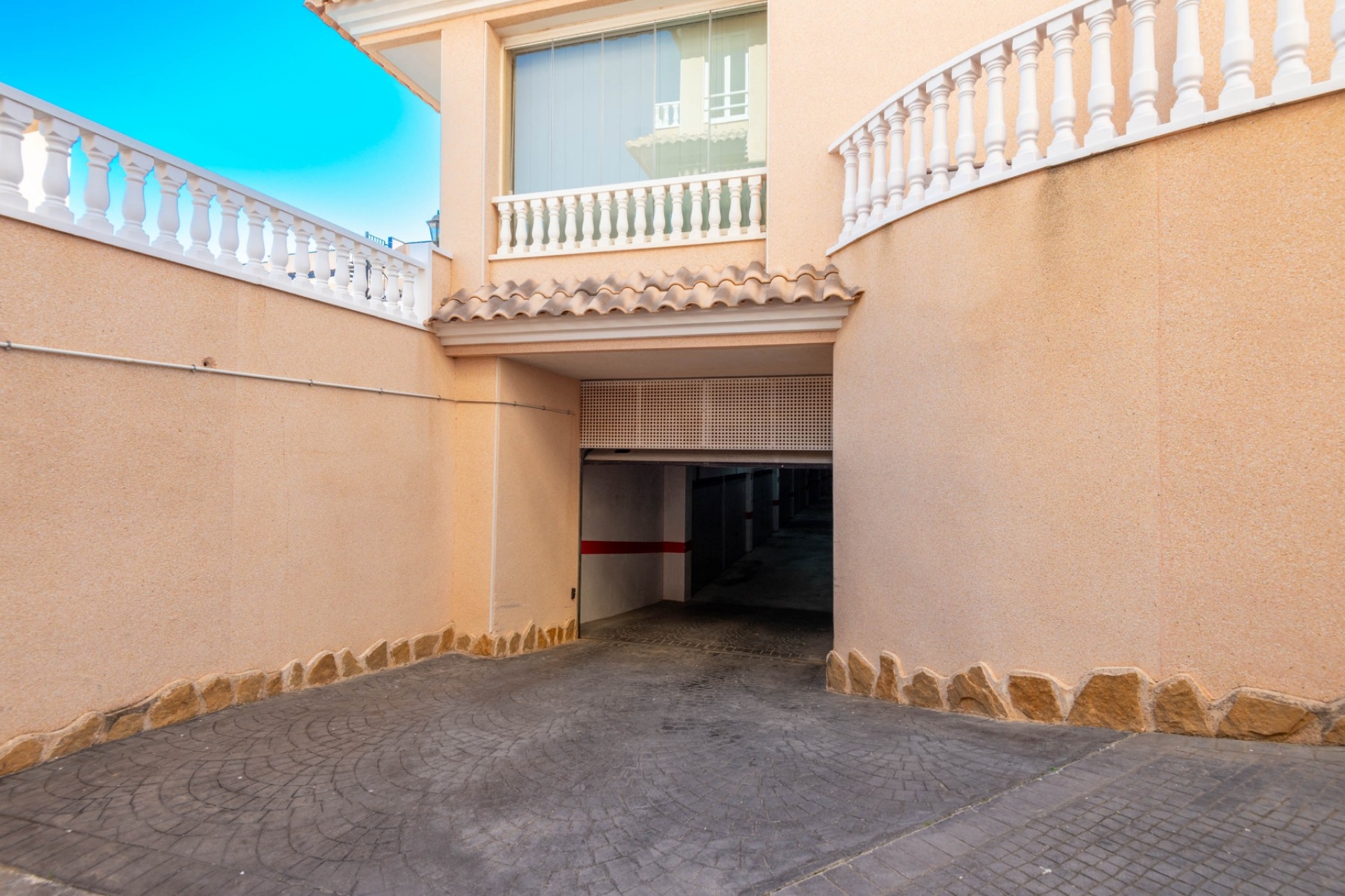 Перепродажа - многоэт. дом -
Orihuela Costa - Villamartin