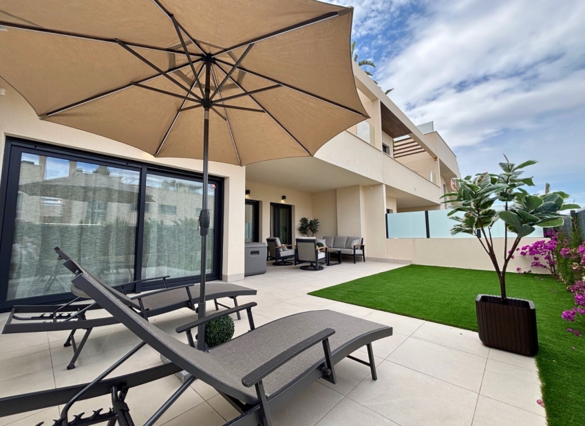 Перепродажа - многоэт. дом -
Torrevieja - Acequion