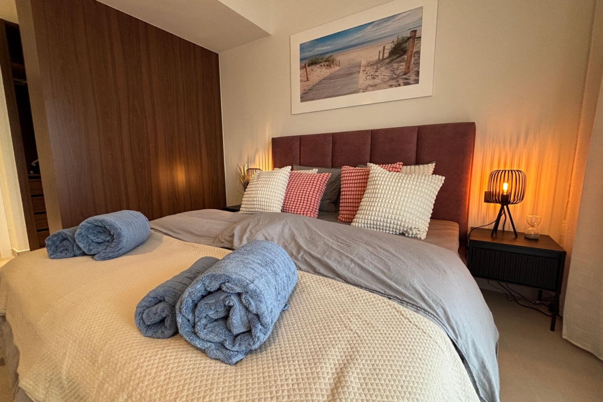 Перепродажа - многоэт. дом -
Torrevieja - Acequion