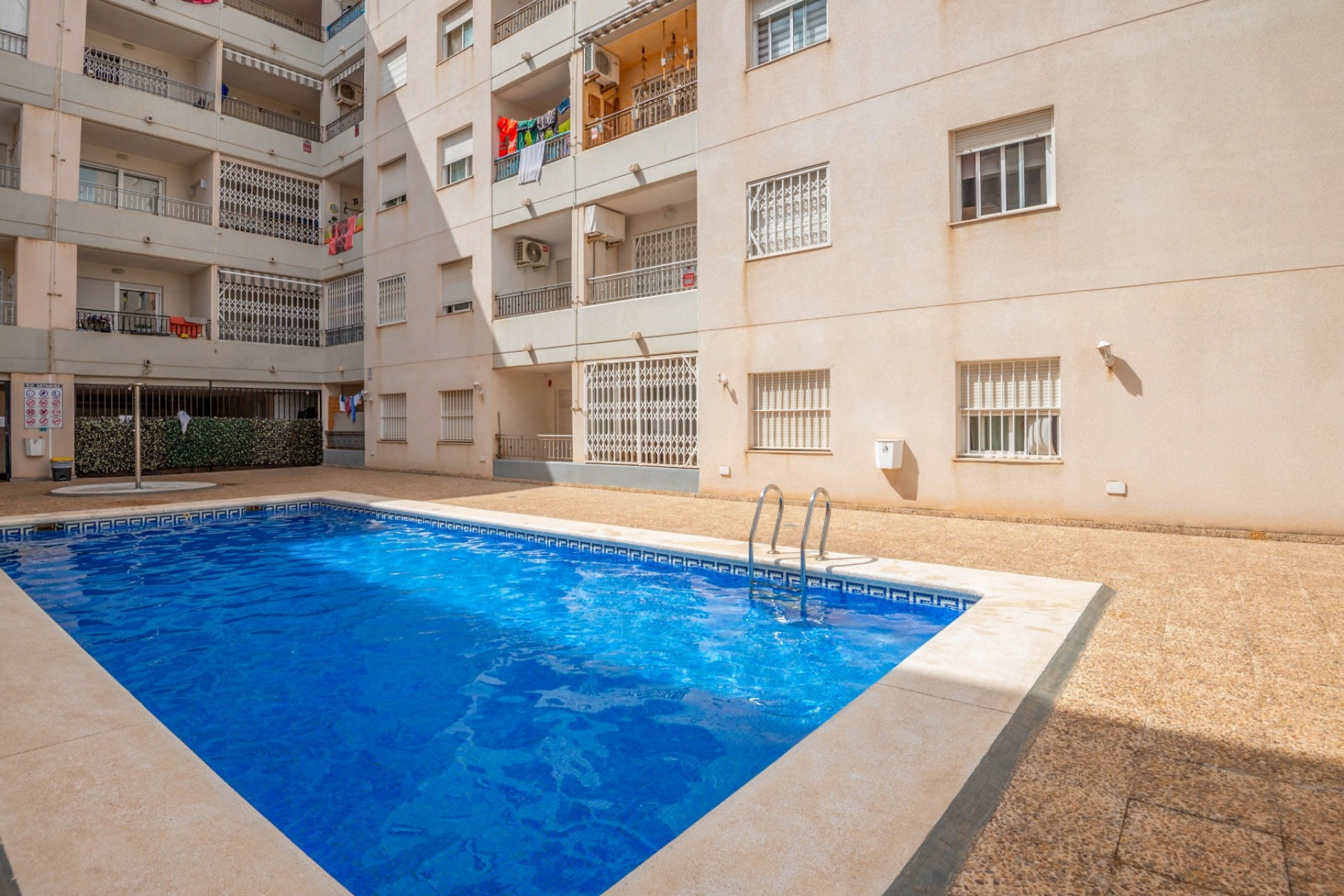 Перепродажа - многоэт. дом -
Torrevieja - Centro