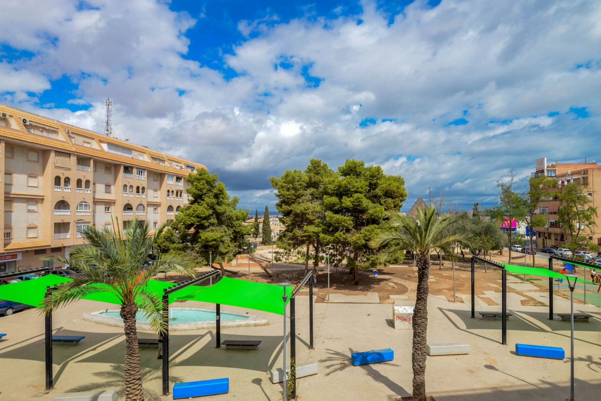 Перепродажа - многоэт. дом -
Torrevieja - Centro