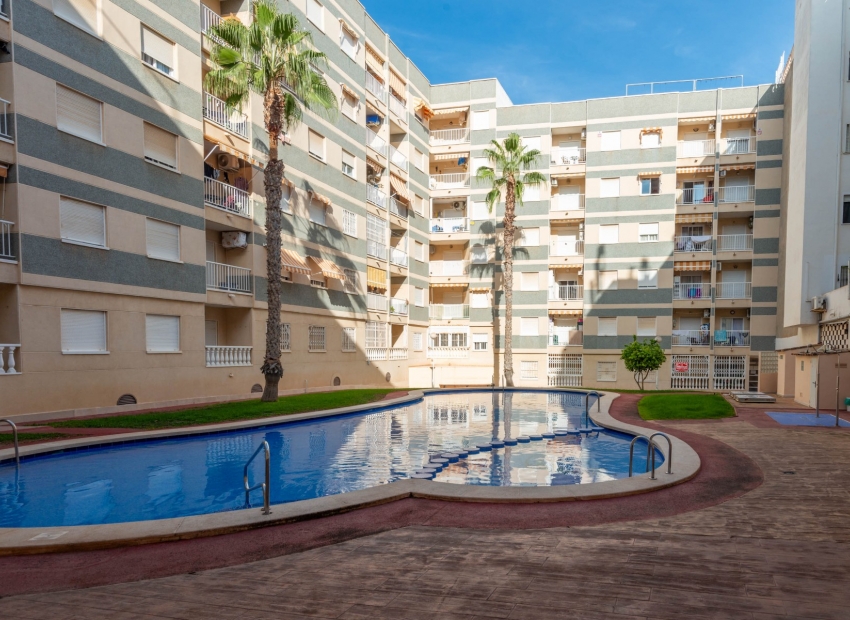 Перепродажа - многоэт. дом -
Torrevieja - Habaneras