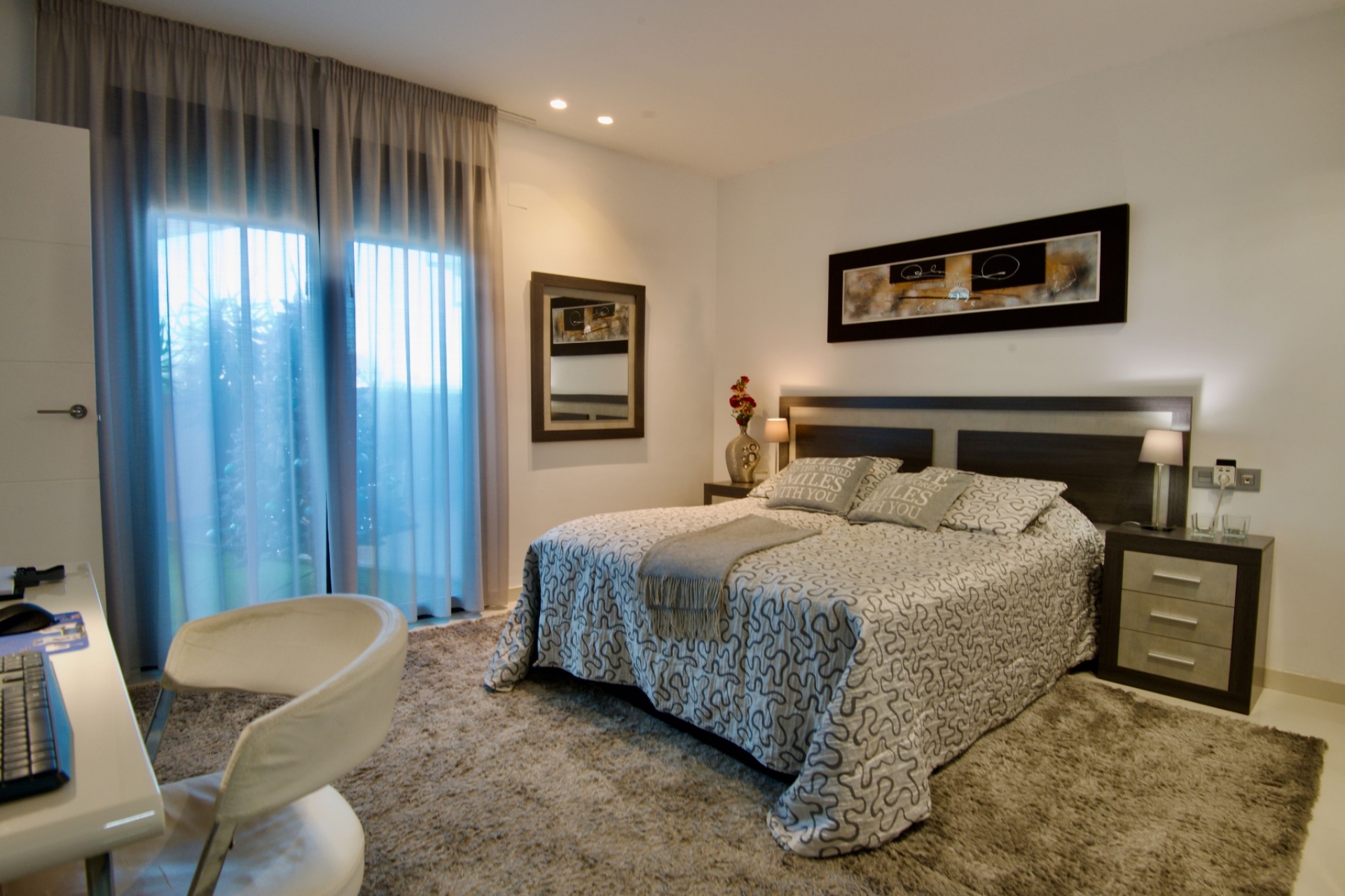 Перепродажа - многоэт. дом -
Torrevieja - Habaneras