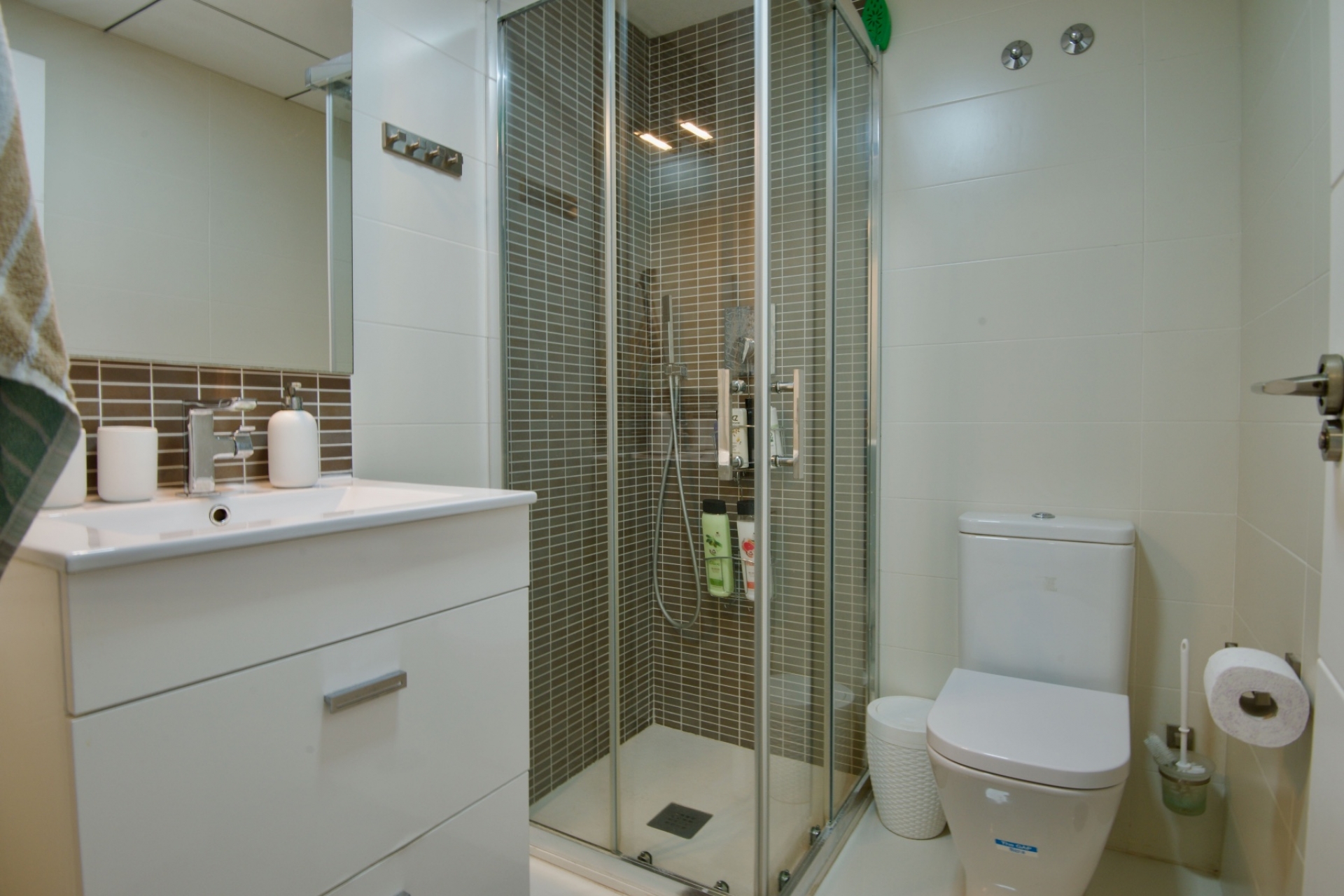 Перепродажа - многоэт. дом -
Torrevieja - Habaneras