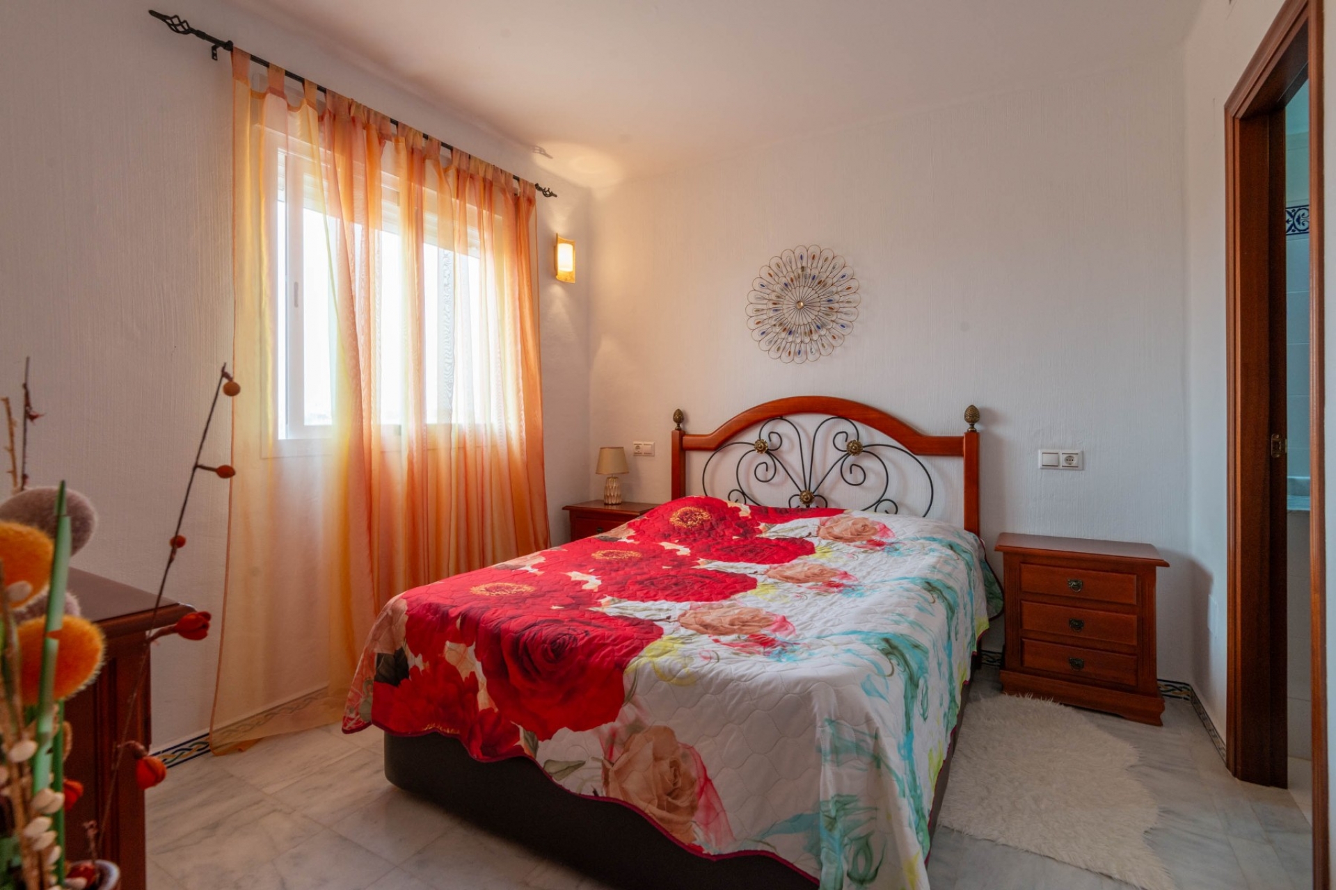 Перепродажа - многоэт. дом -
Torrevieja - Playa de los Locos