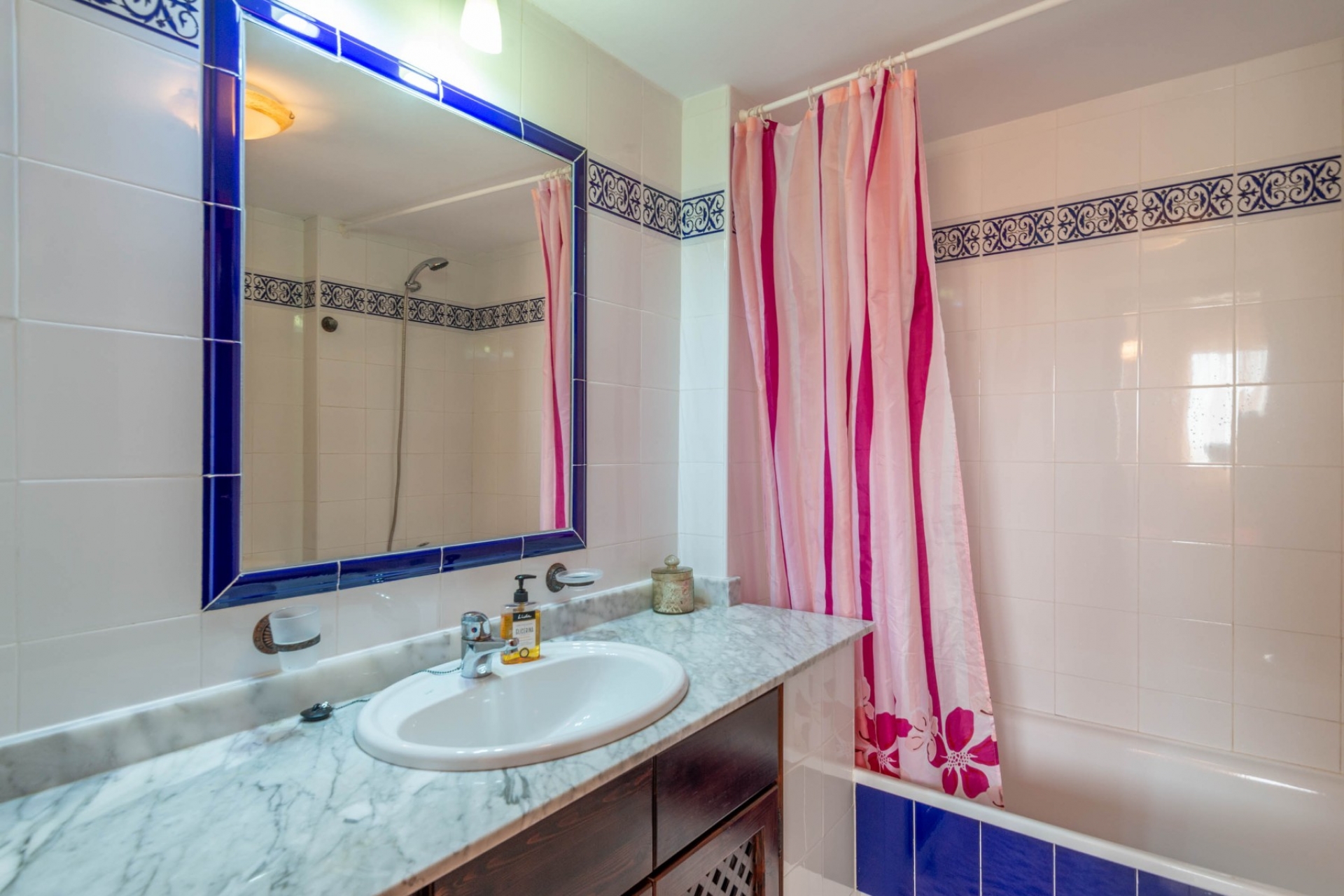 Перепродажа - многоэт. дом -
Torrevieja - Playa de los Locos