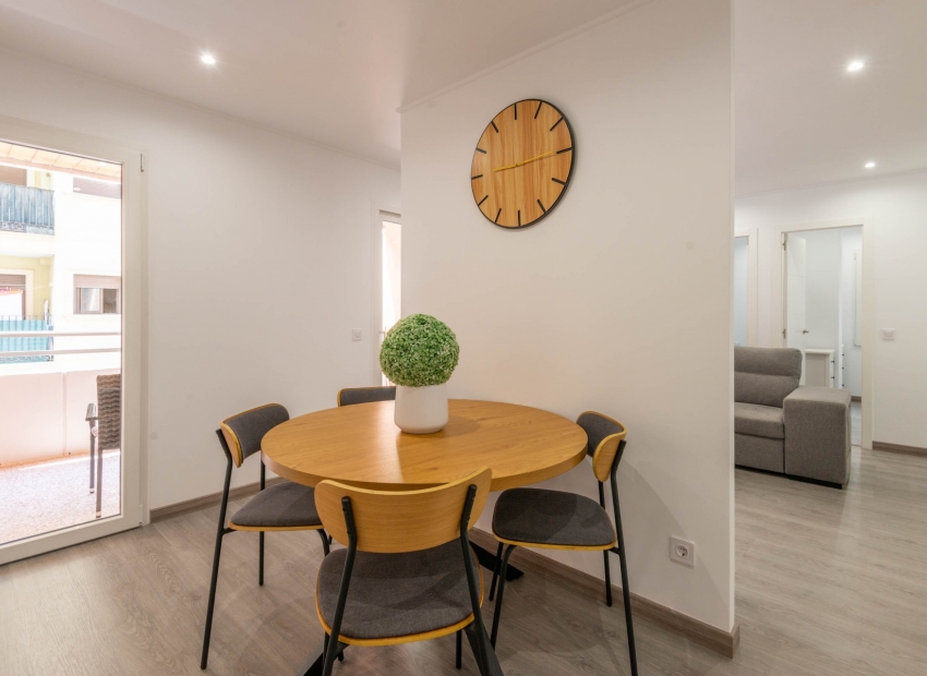 Перепродажа - многоэт. дом -
Torrevieja - Playa del Acequion