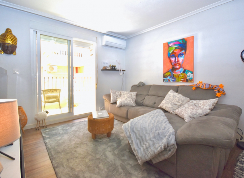 Перепродажа - многоэт. дом -
Torrevieja - Playa del Cura