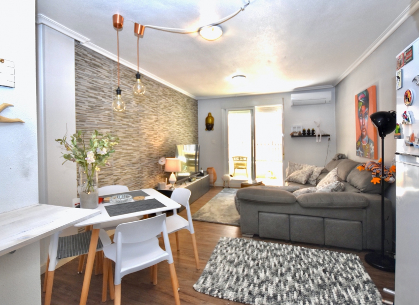 Перепродажа - многоэт. дом -
Torrevieja - Playa del Cura