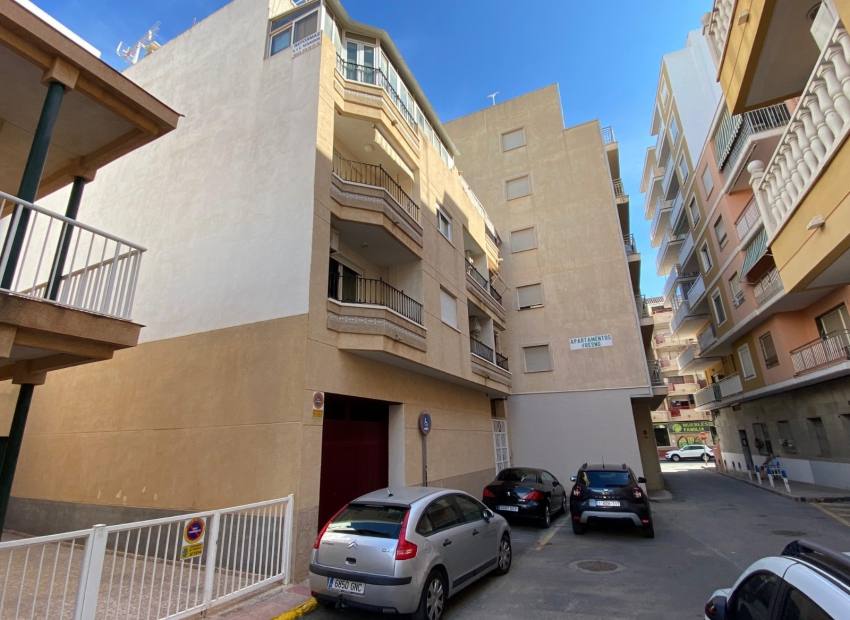 Перепродажа - многоэт. дом -
Torrevieja - Playa del Cura