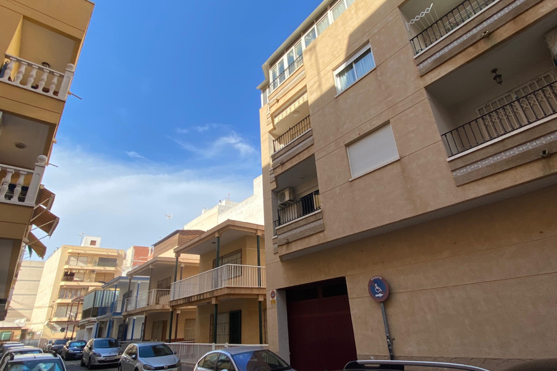Перепродажа - многоэт. дом -
Torrevieja - Playa del Cura