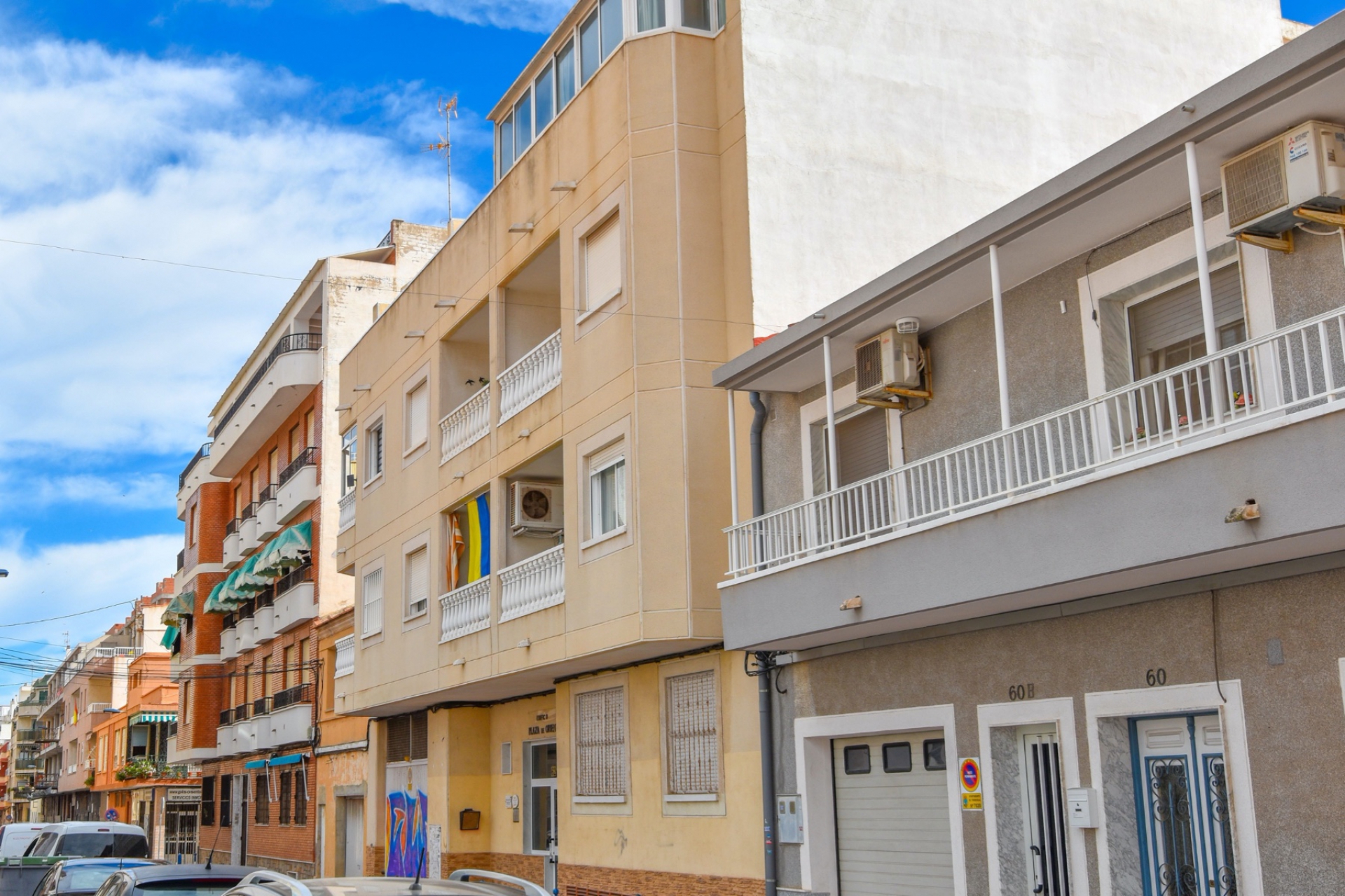 Перепродажа - многоэт. дом -
Torrevieja - Playa del Cura