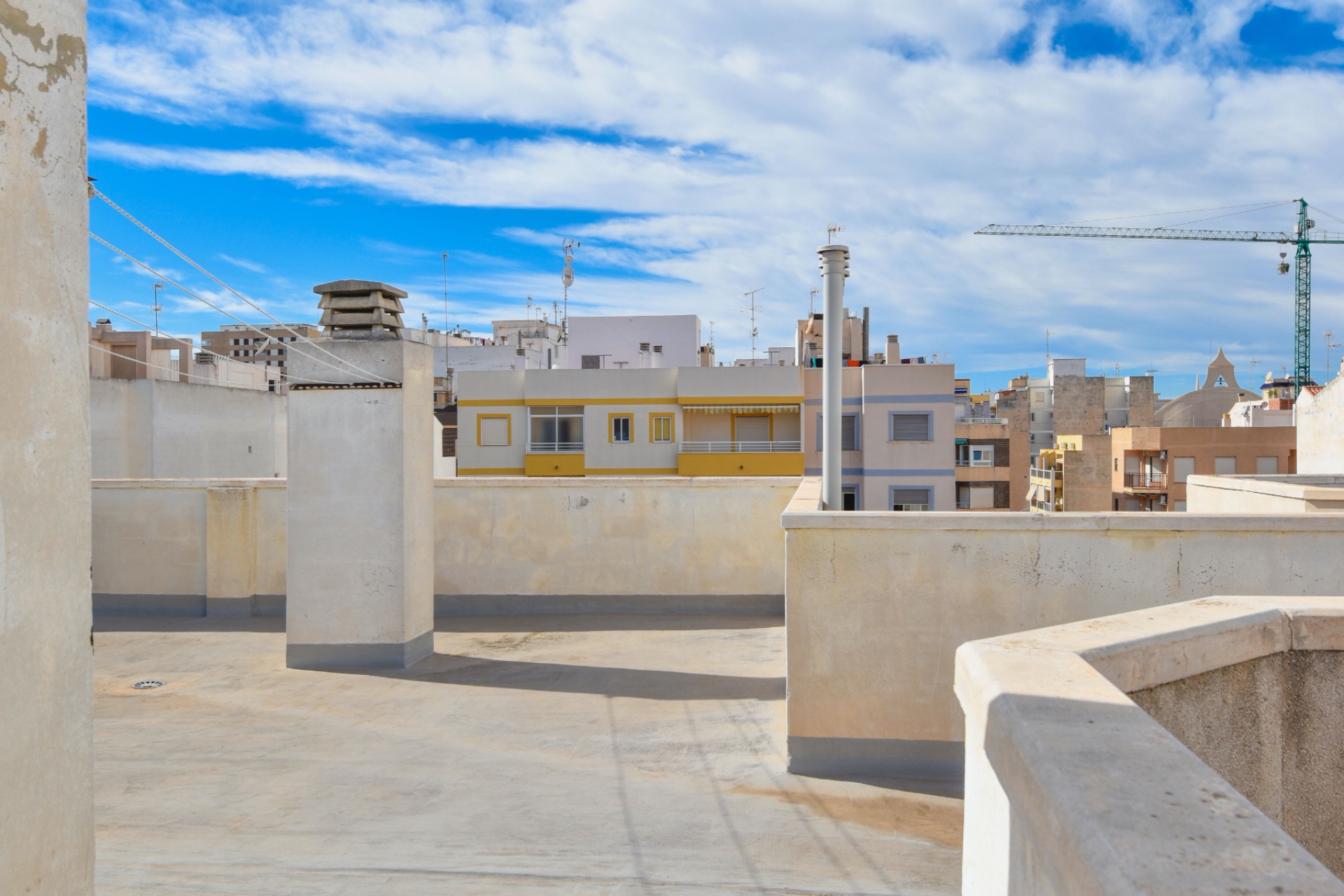 Перепродажа - многоэт. дом -
Torrevieja - Playa del Cura