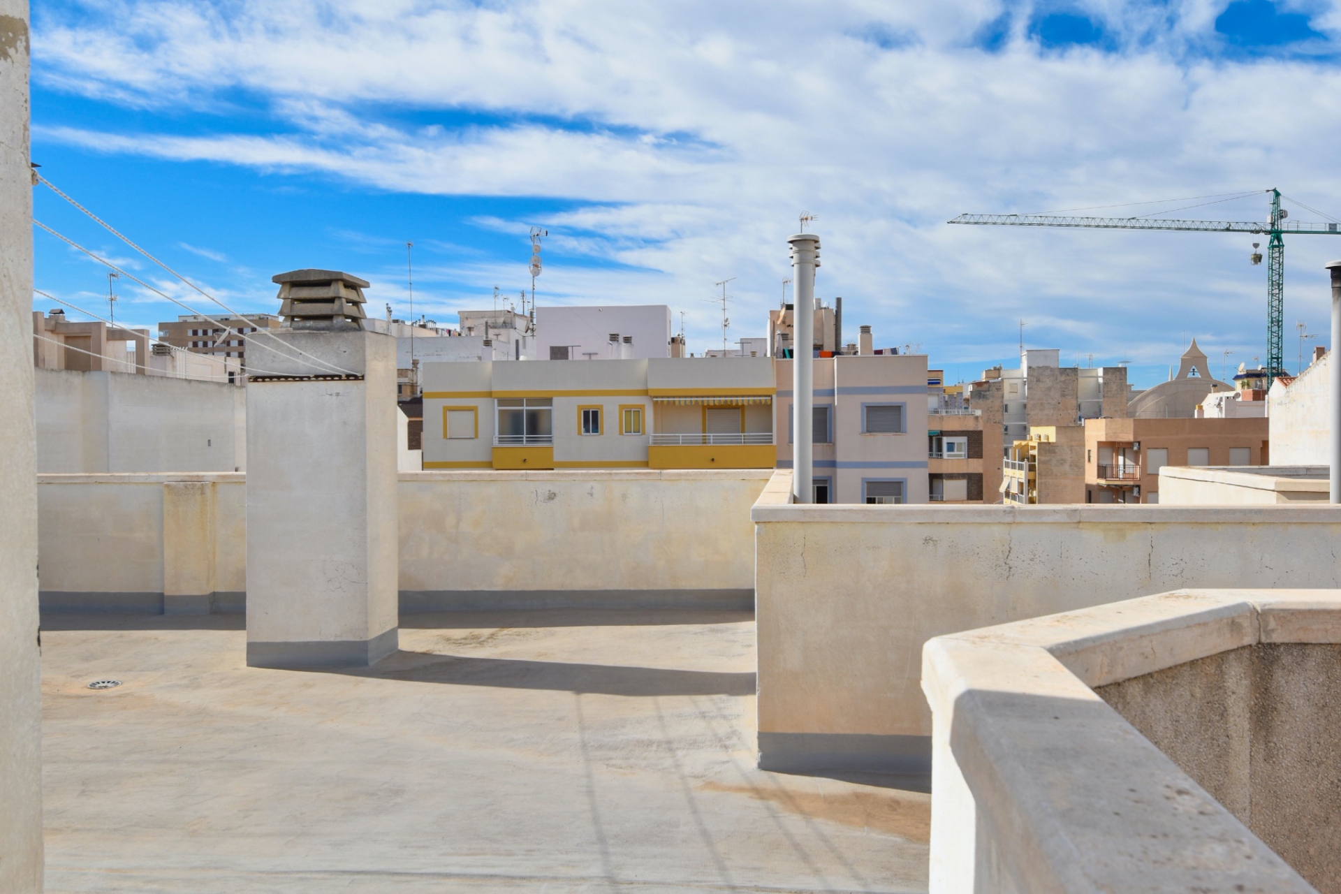 Перепродажа - многоэт. дом -
Torrevieja - Playa del Cura