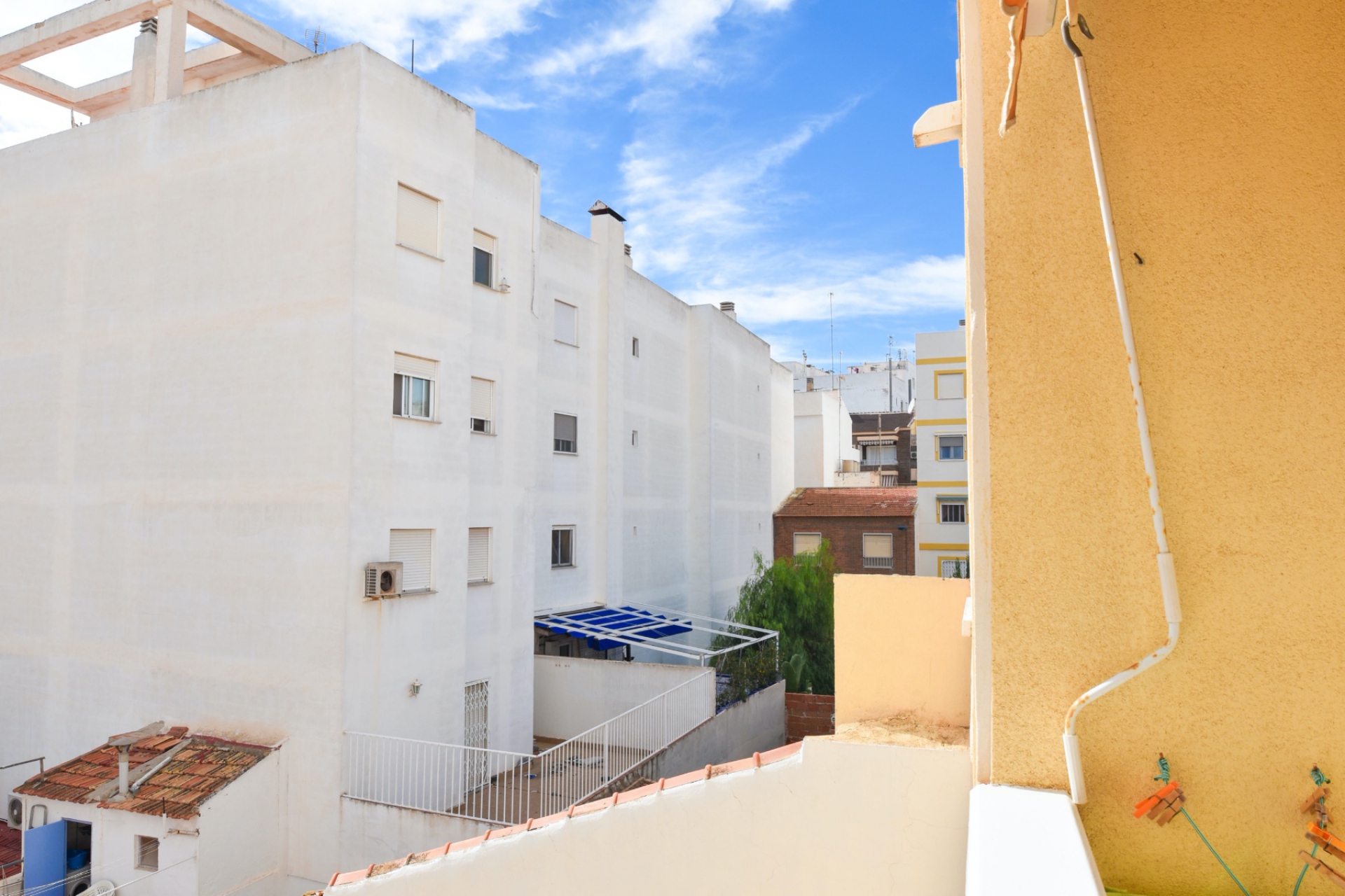 Перепродажа - многоэт. дом -
Torrevieja - Playa del Cura