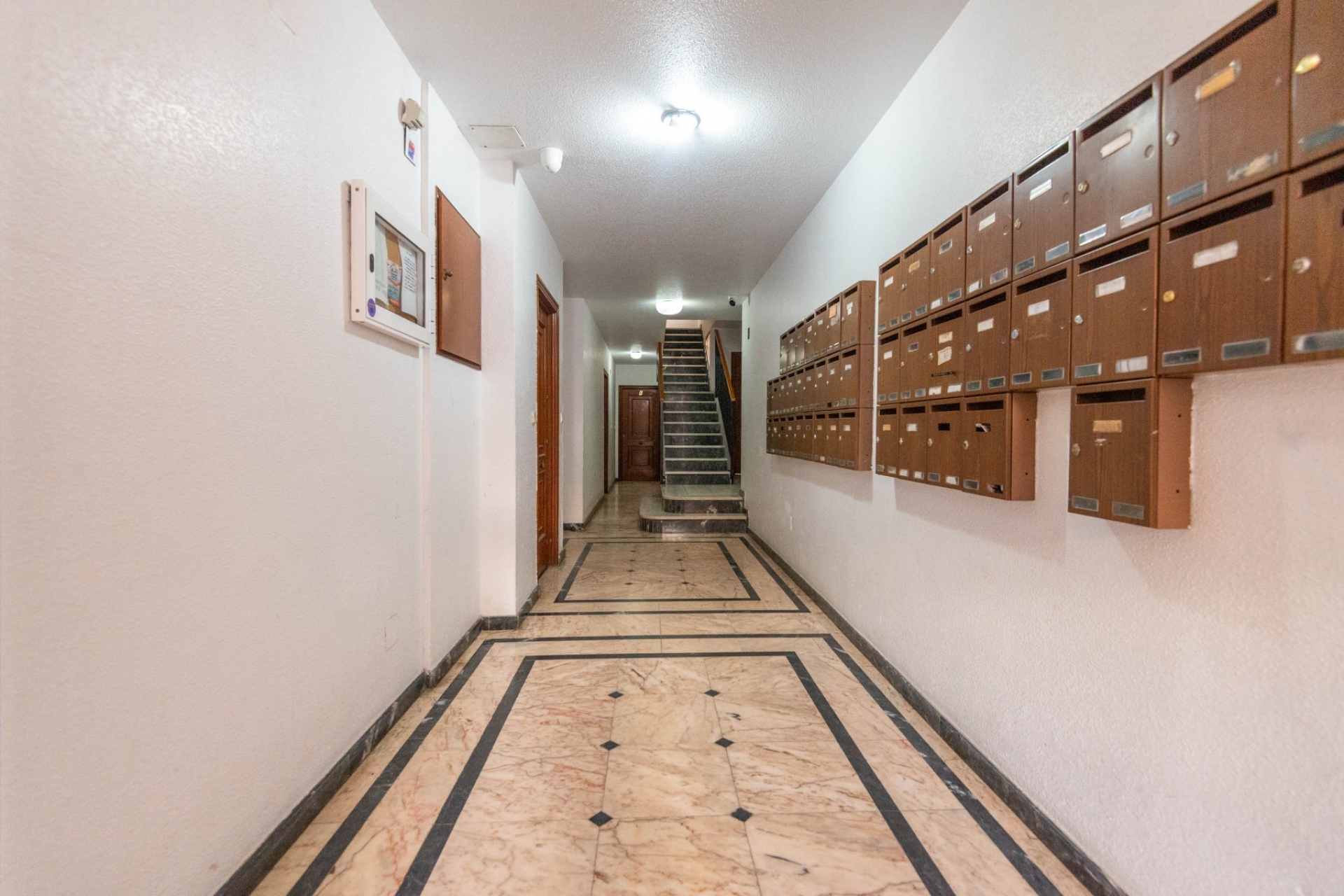 Перепродажа - многоэт. дом -
Torrevieja - Playa los Locos