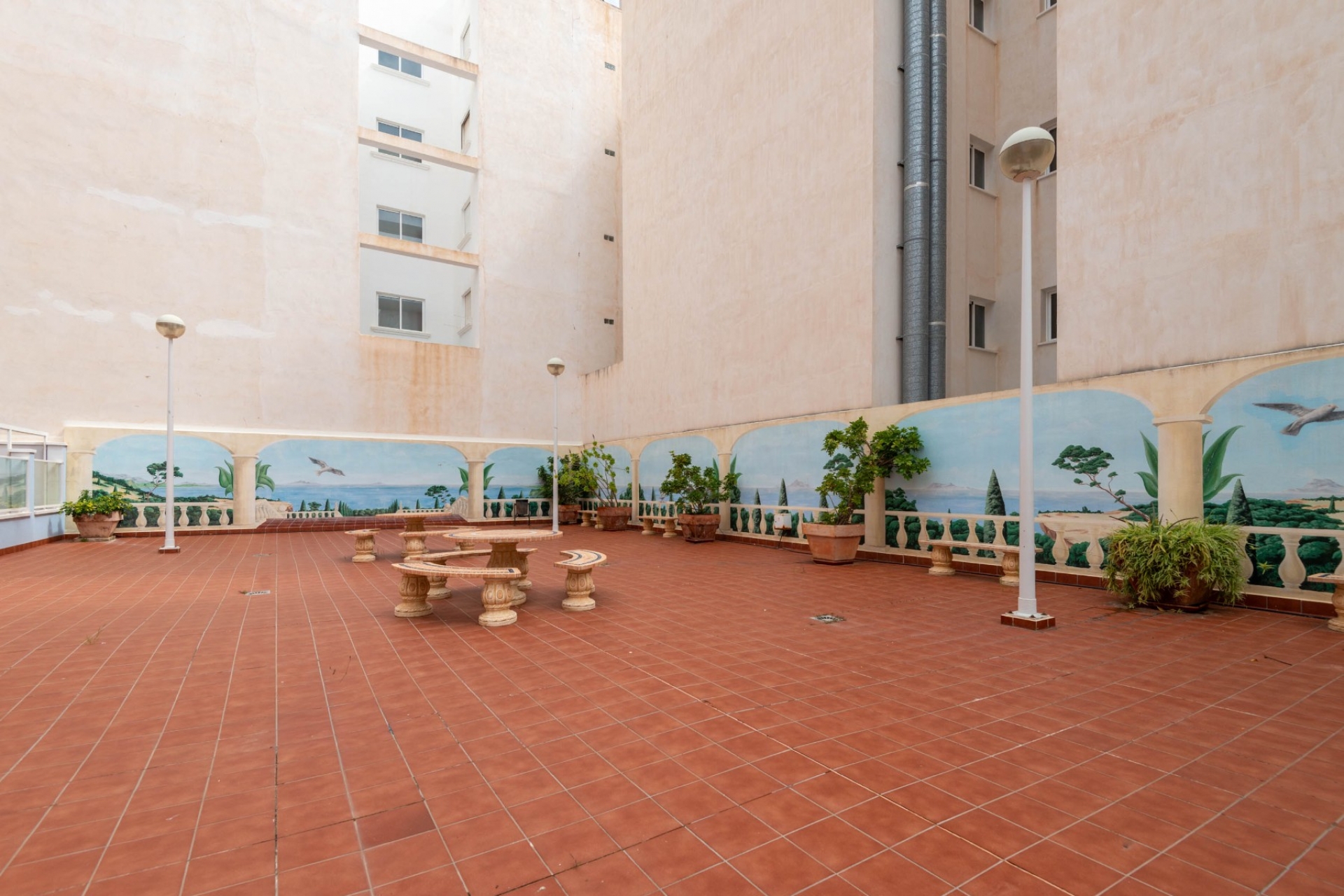 Перепродажа - многоэт. дом -
Torrevieja - Playa los Locos