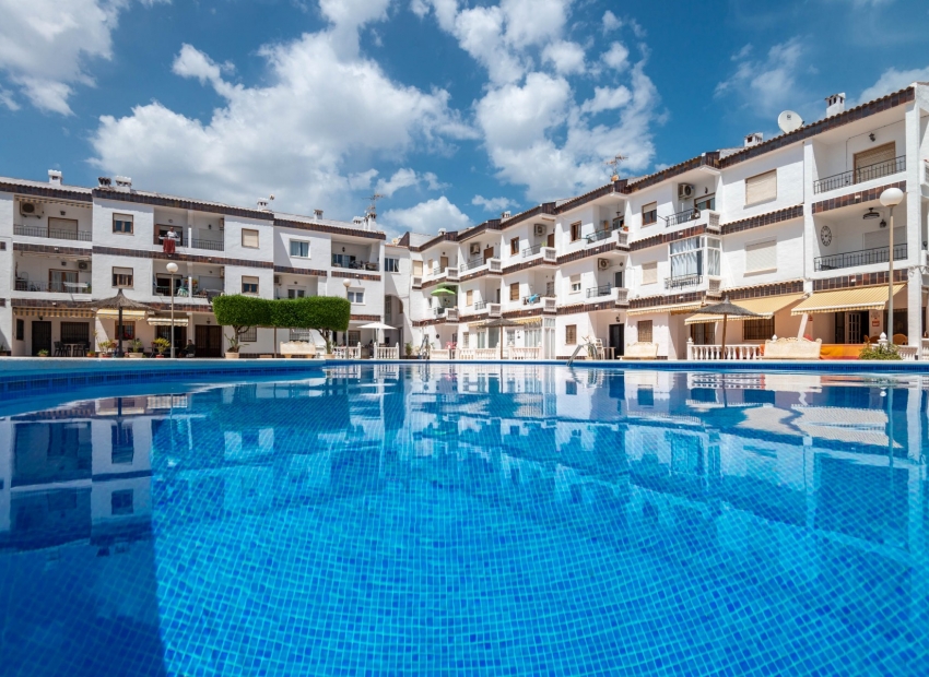 Перепродажа - многоэт. дом -
Torrevieja - Punta Prima, Torrevieja