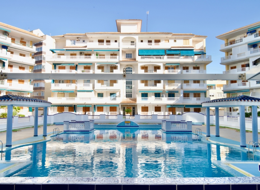 Перепродажа - Пентхаус -
Torrevieja - La Mata