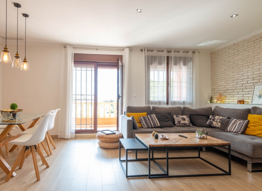 Перепродажа - таунхаус -
Torrevieja - Los Balcones