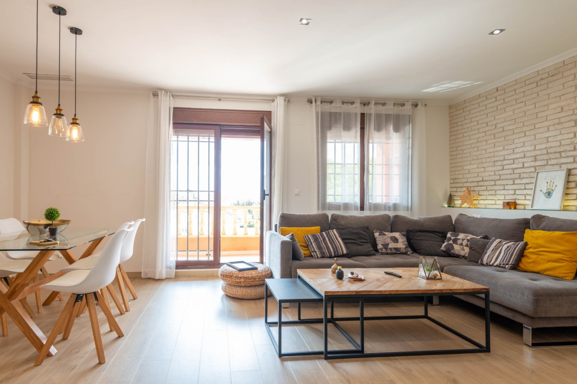 Перепродажа - таунхаус -
Torrevieja - Los Balcones