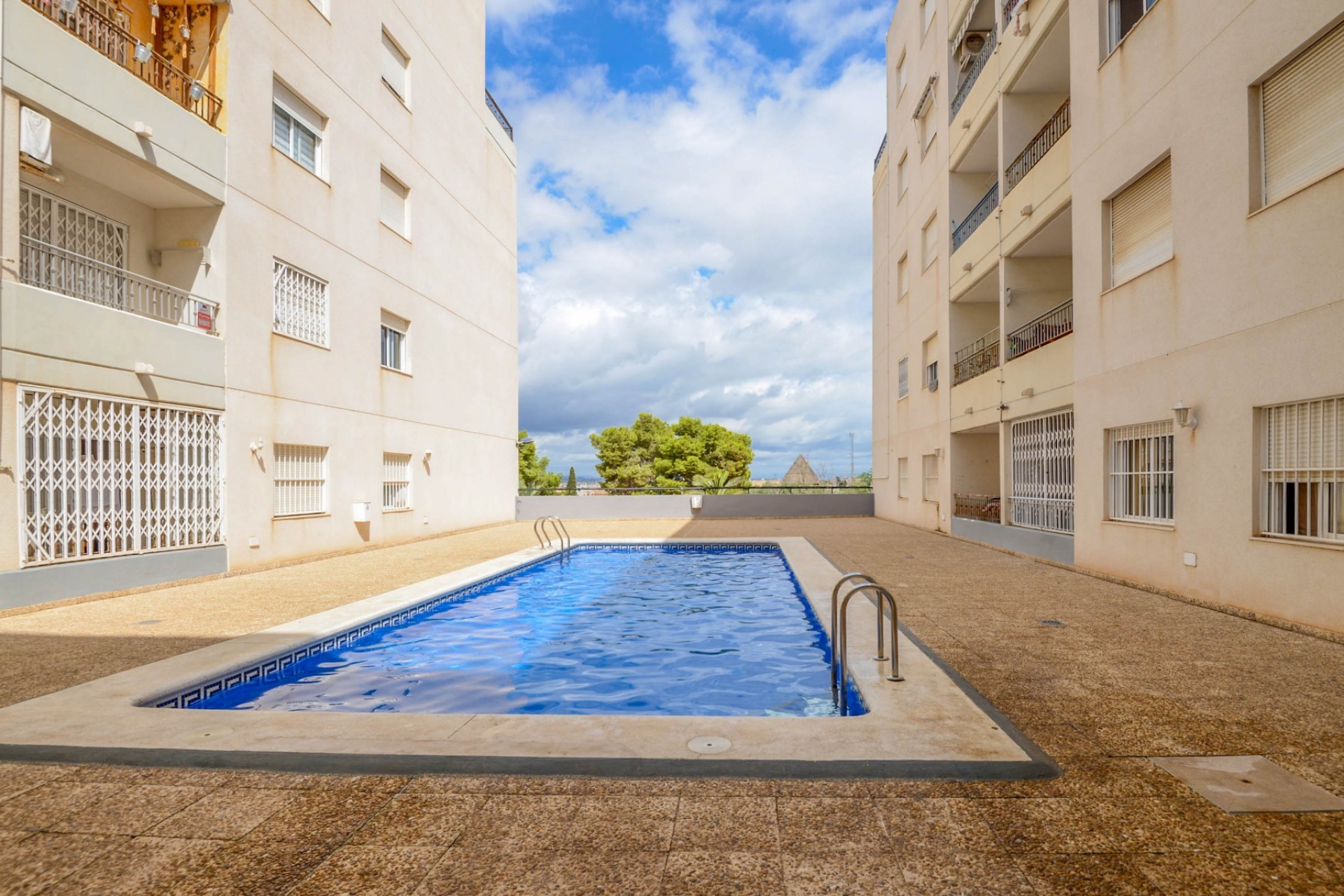 Resale - Apartment/Flat -
Torrevieja - Centro