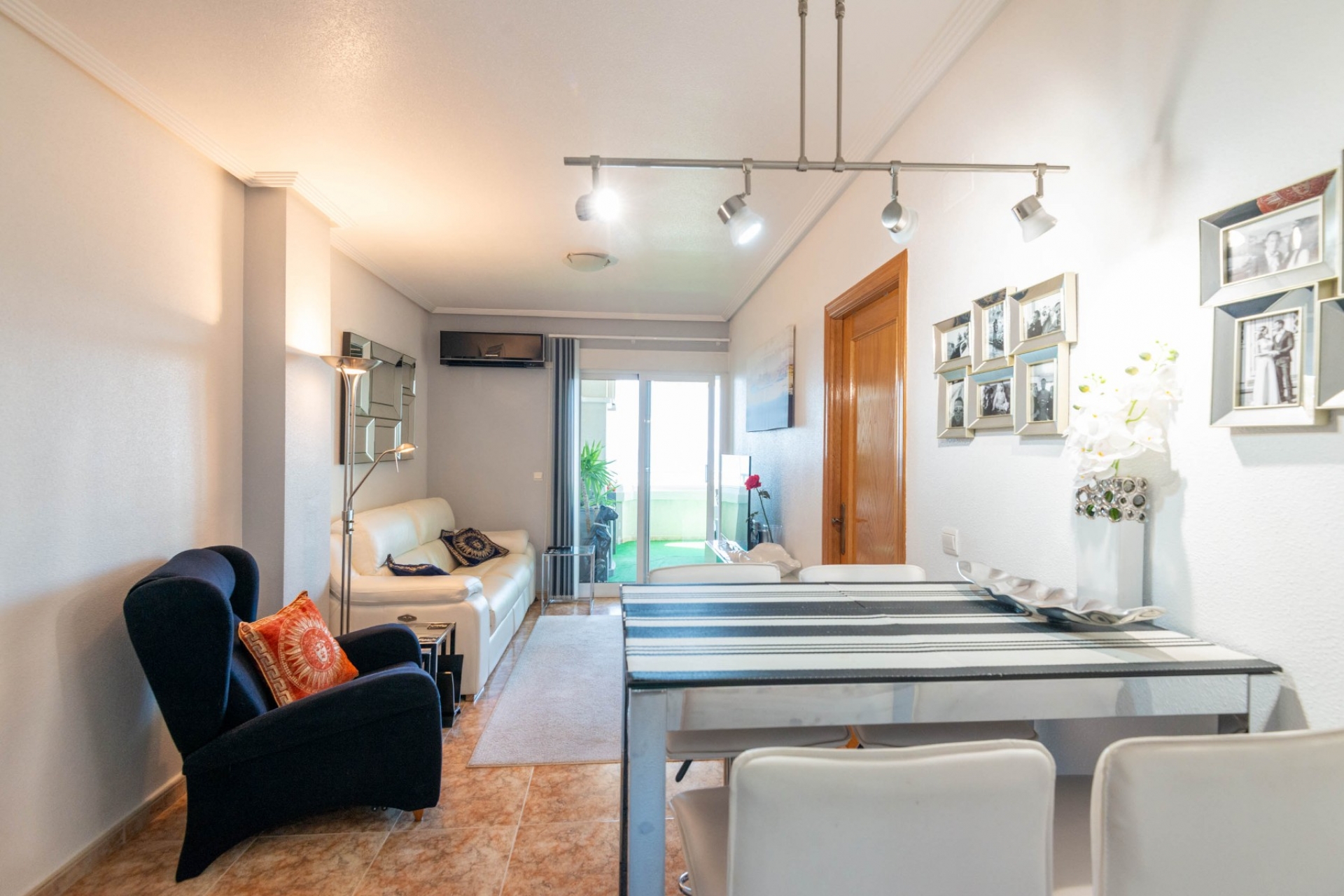 Resale - Apartment -
Torrevieja - Playa de los Locos