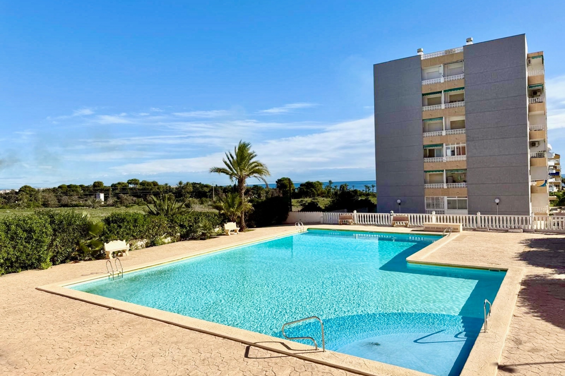 Resale - Apartment -
Torrevieja - Punta Prima, Torrevieja