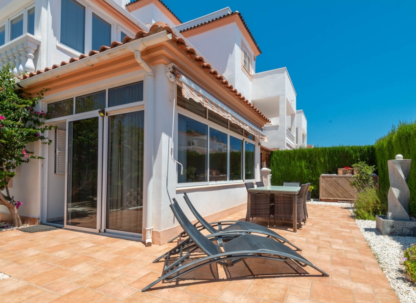 Resale - Bungalow -
Orihuela Costa - La Florida