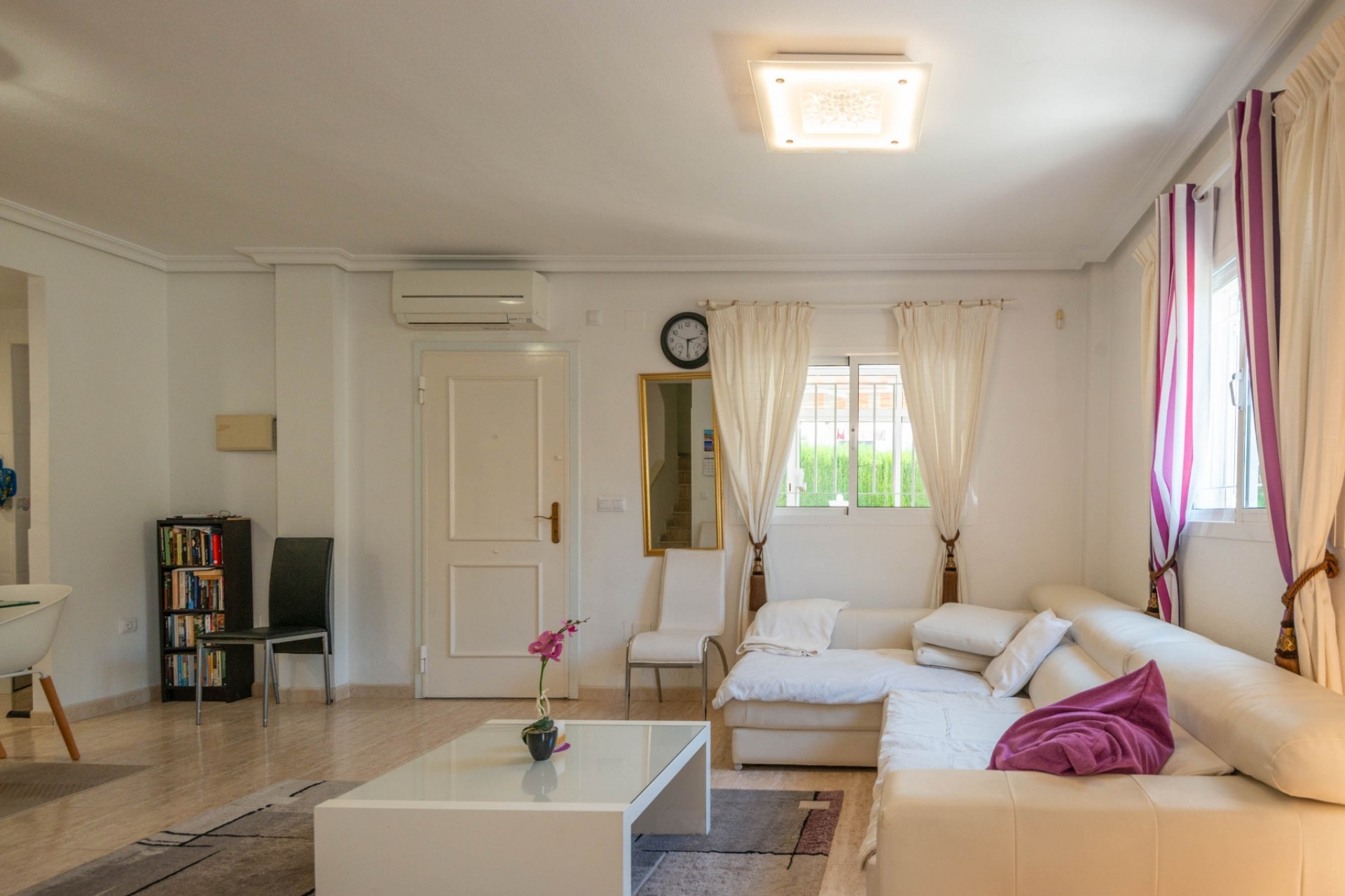 Resale - Bungalow -
Orihuela Costa - La Florida