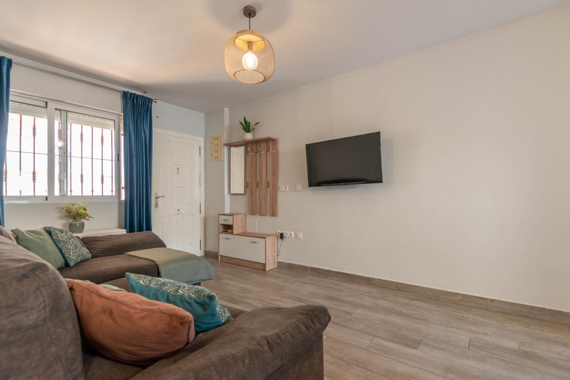 Resale - Bungalow -
Orihuela Costa - La Zenia