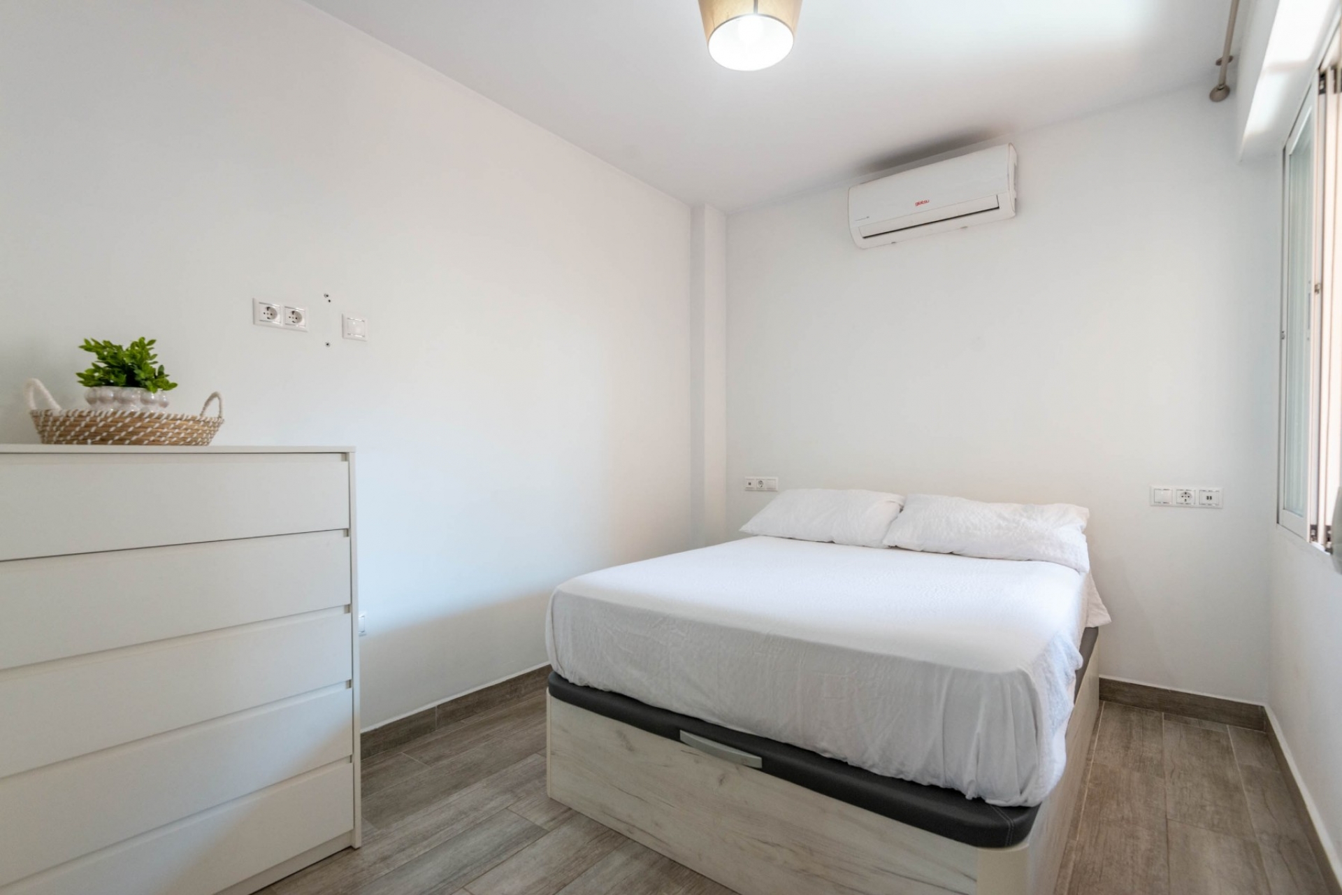 Resale - Bungalow -
Orihuela Costa - La Zenia