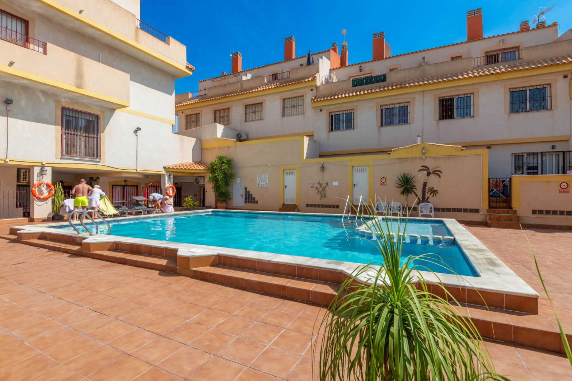 Resale - Bungalow -
Orihuela Costa - La Zenia