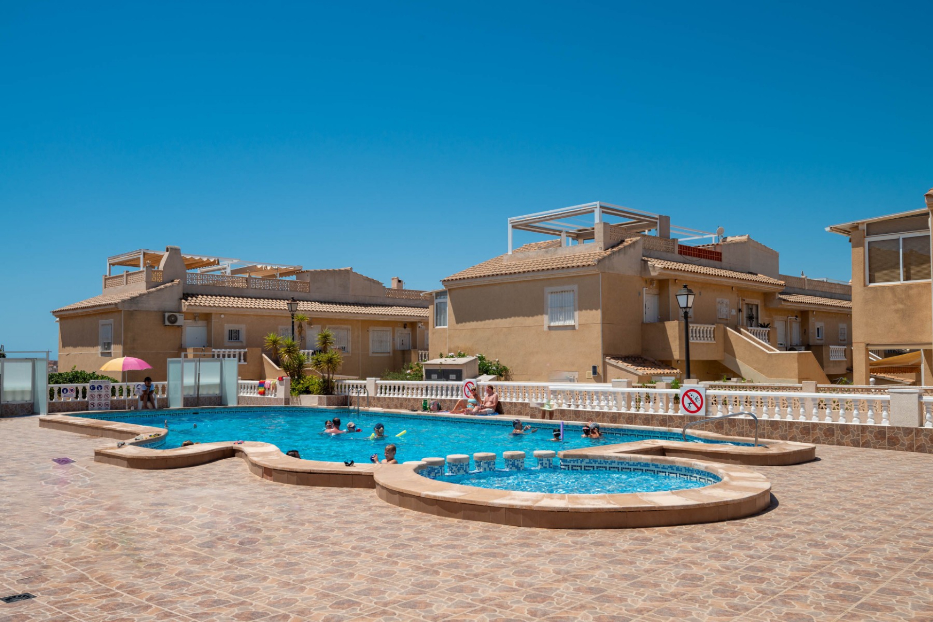 Resale - Bungalow -
Torrevieja - Aguas Nuevas