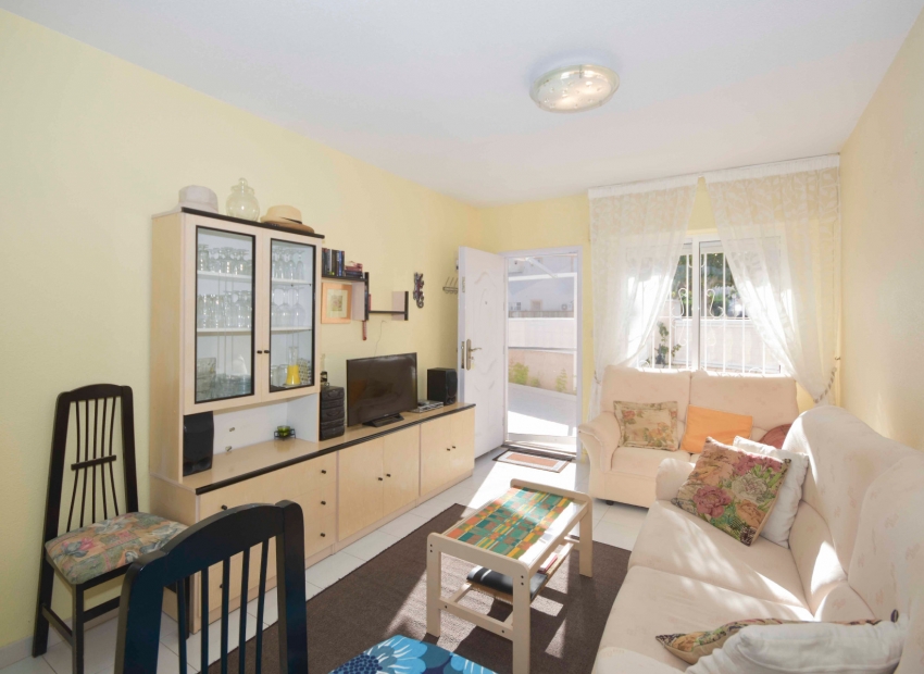 Resale - Dom w zabudowie bliźniaczej -
Torrevieja - Los Balcones