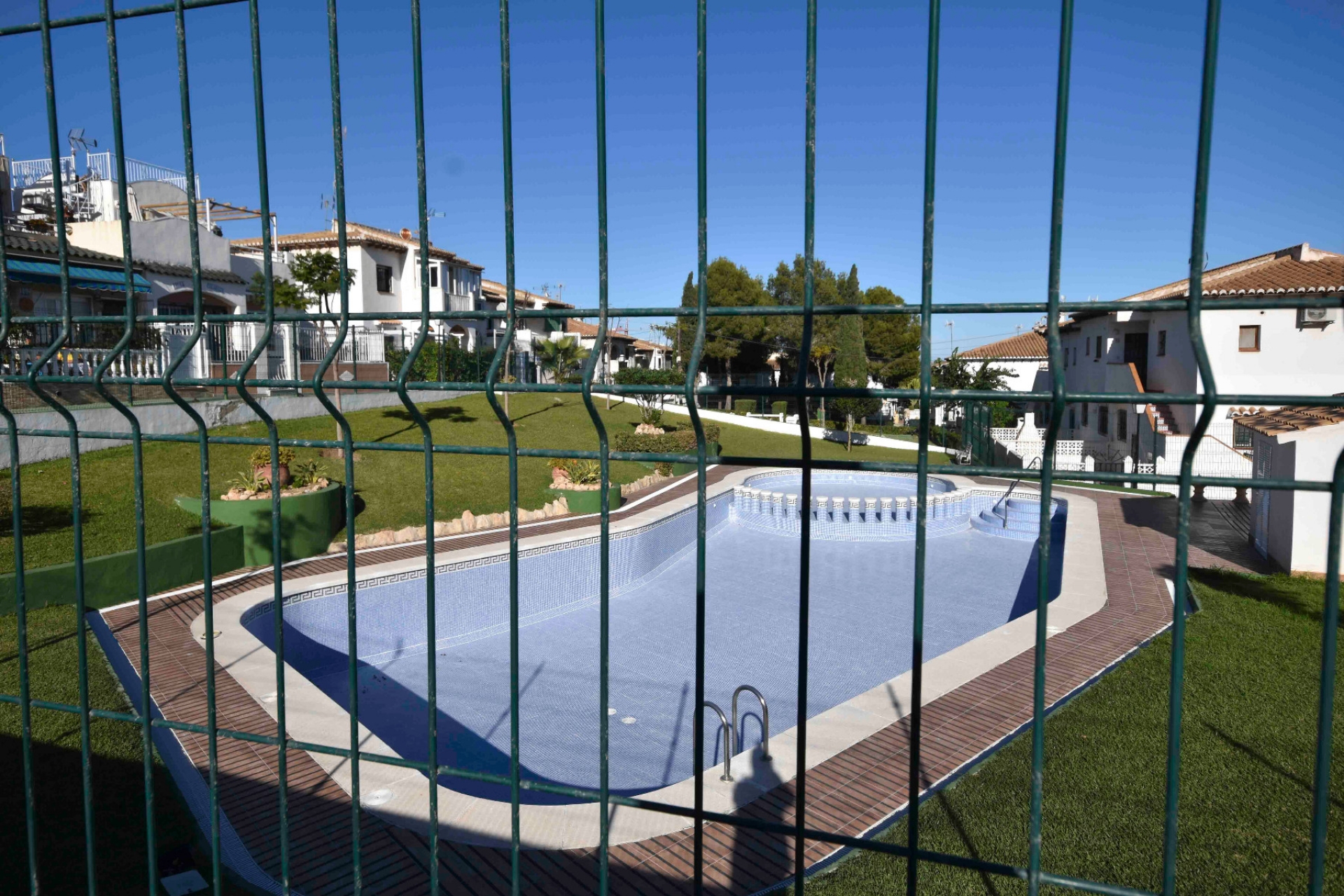 Resale - Dom w zabudowie bliźniaczej -
Torrevieja - Los Balcones