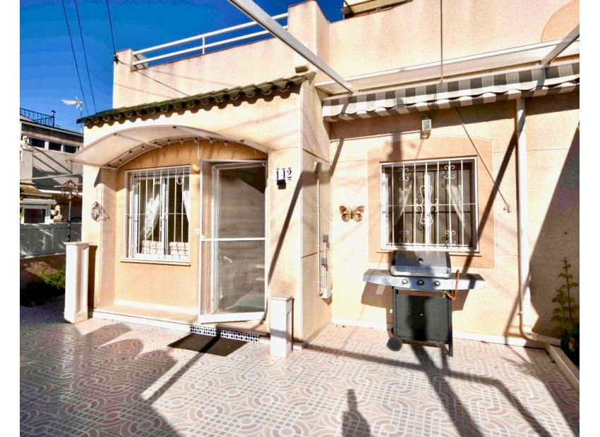 Resale - Dom w zabudowie bliźniaczej -
Torrevieja - Los Balcones